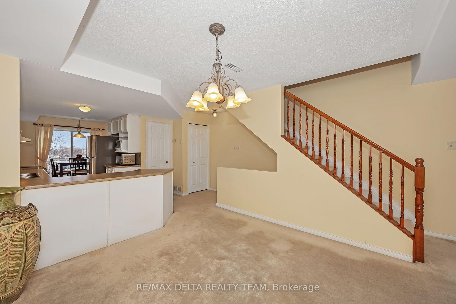 Photo 3 of 14 Lakepointe Drive, Ottawa, Avalon East — HOMEH