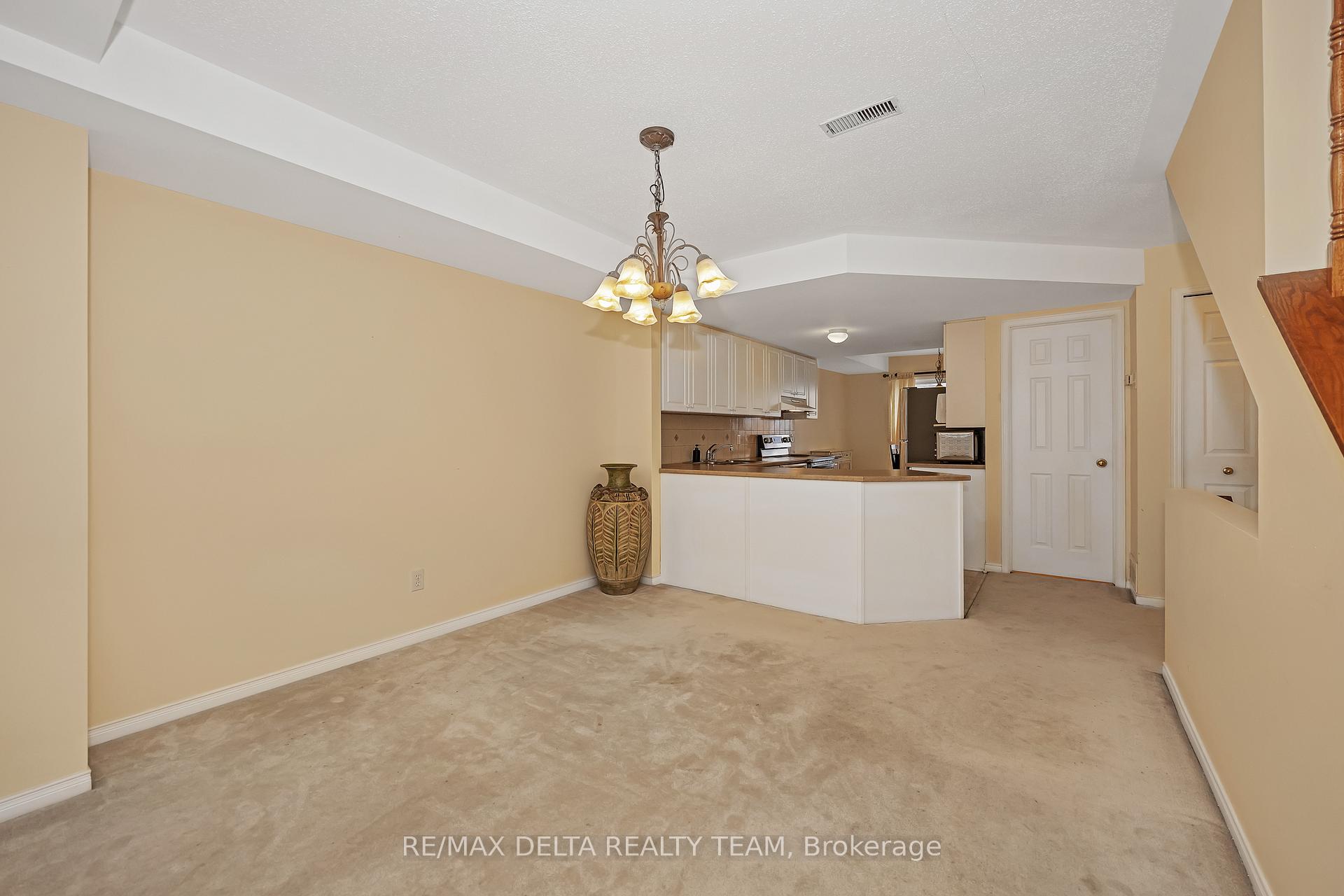 Photo 4 of 14 Lakepointe Drive, Ottawa, Avalon East — HOMEH