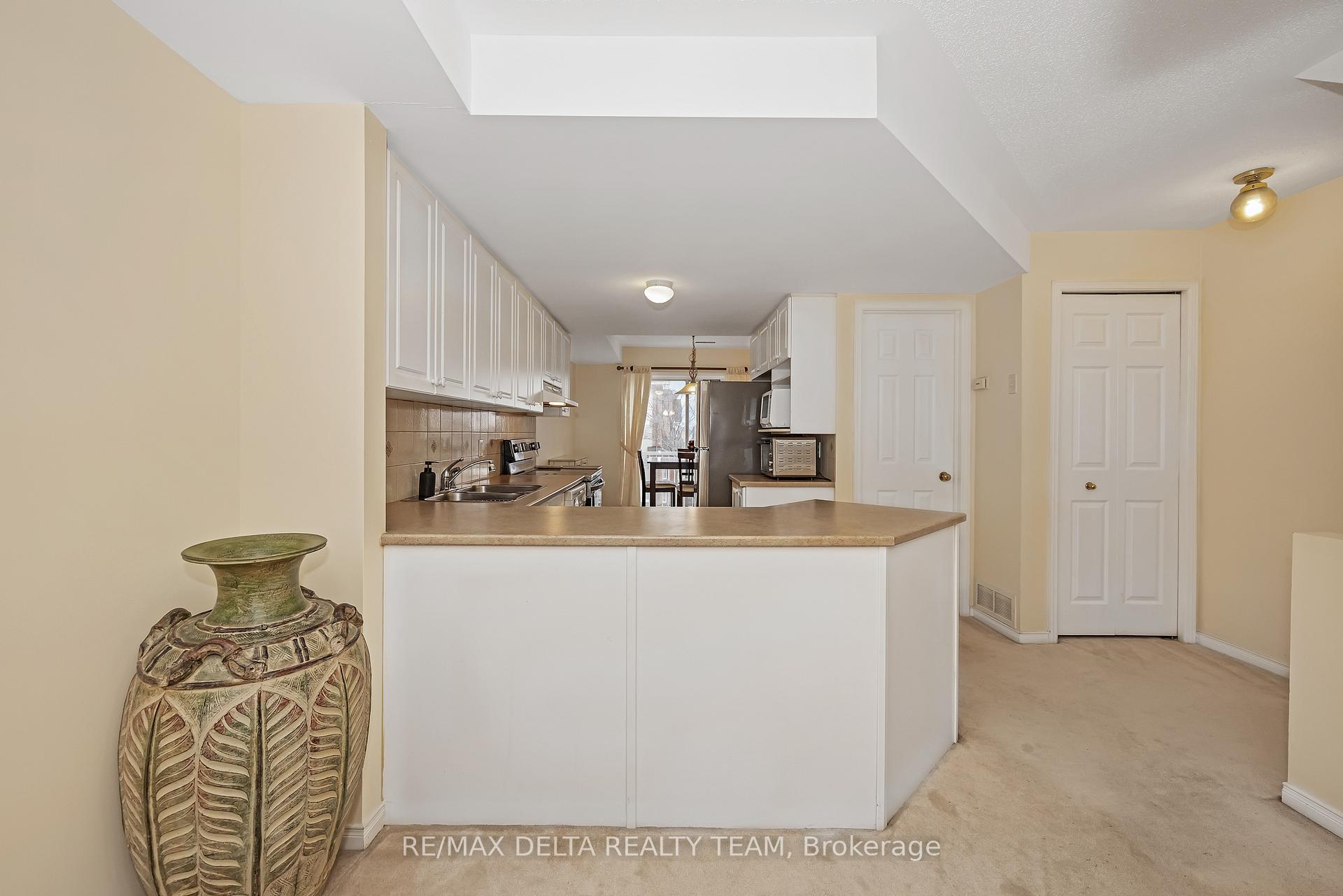 Photo 7 of 14 Lakepointe Drive, Ottawa, Avalon East — HOMEH