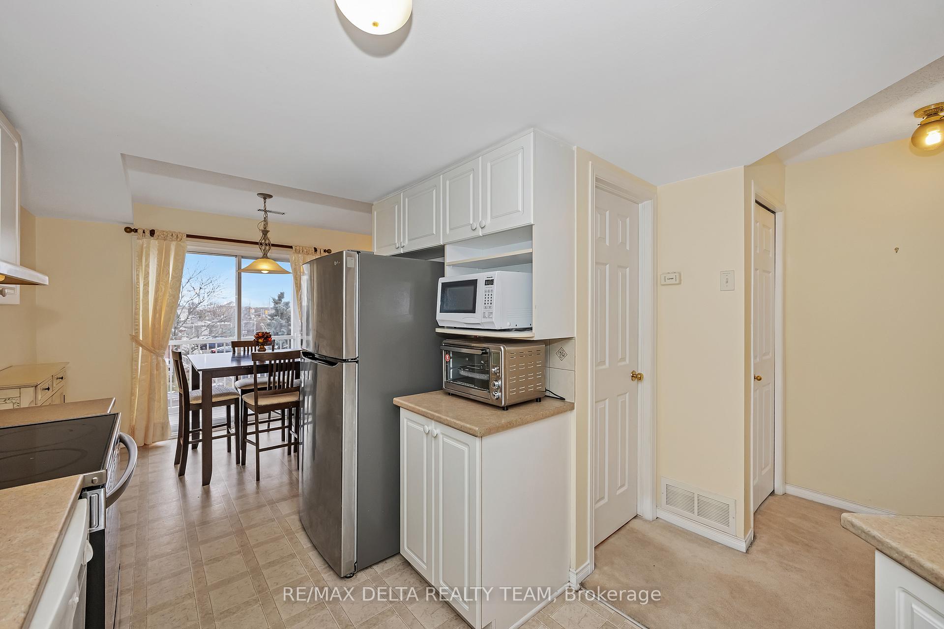 Photo 10 of 14 Lakepointe Drive, Ottawa, Avalon East — HOMEH