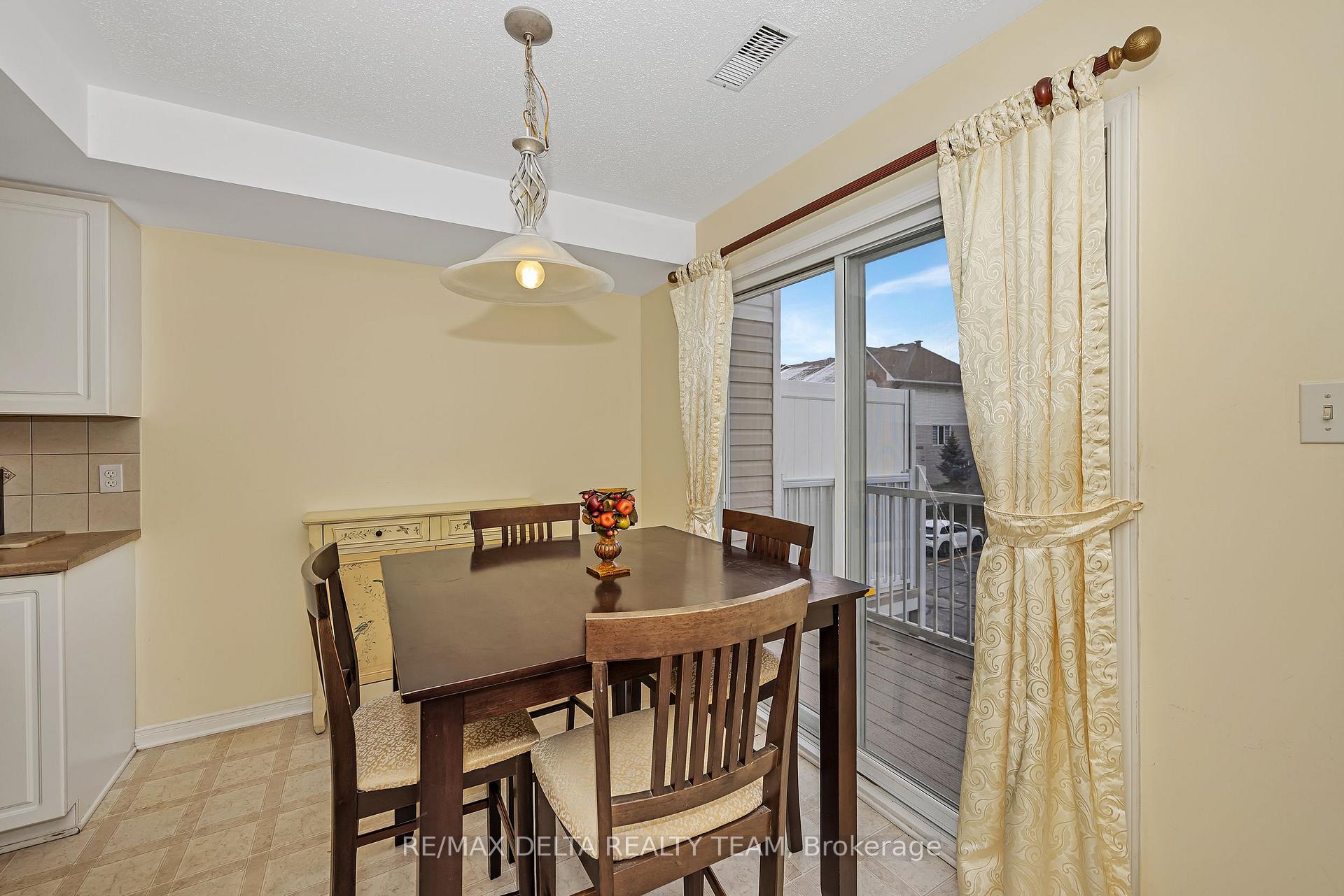 Photo 12 of 14 Lakepointe Drive, Ottawa, Avalon East — HOMEH