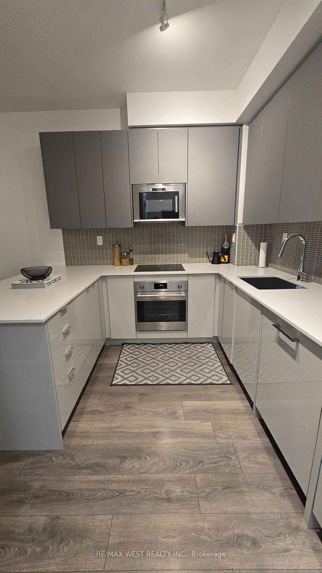 Photo 10 of Unit 910, 2916 Highway 7, Vaughan, Concord — HOMEH