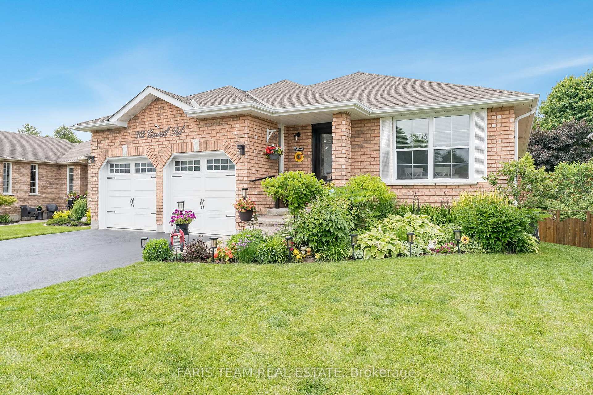 Photo 2 of 302 Cox Mill Road, Barrie, Bayshore — HOMEH