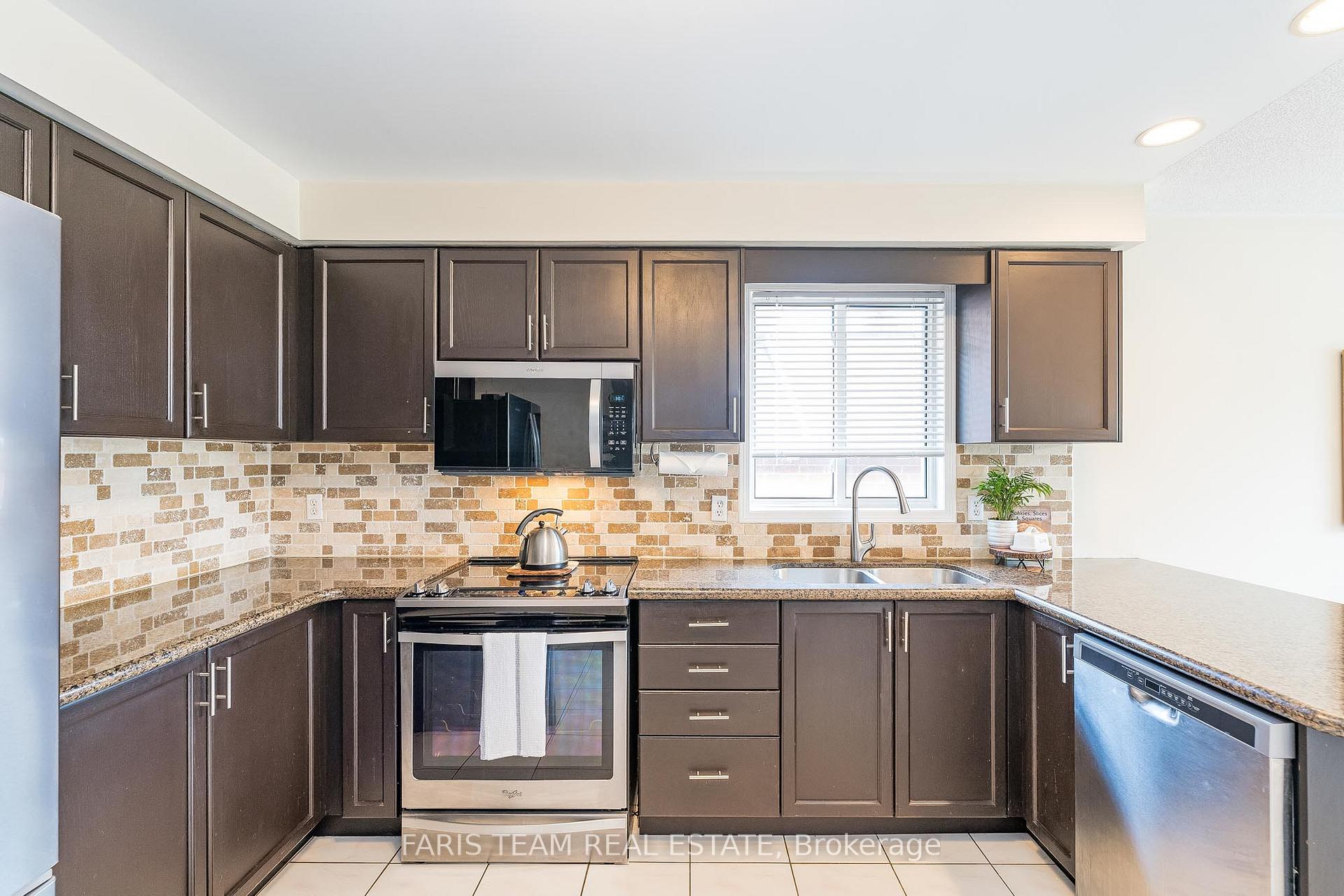 Photo 6 of 302 Cox Mill Road, Barrie, Bayshore — HOMEH
