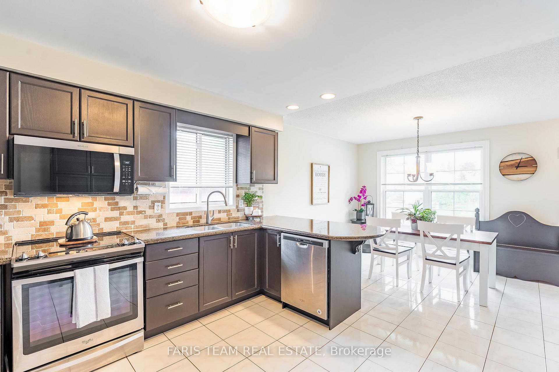 Photo 7 of 302 Cox Mill Road, Barrie, Bayshore — HOMEH