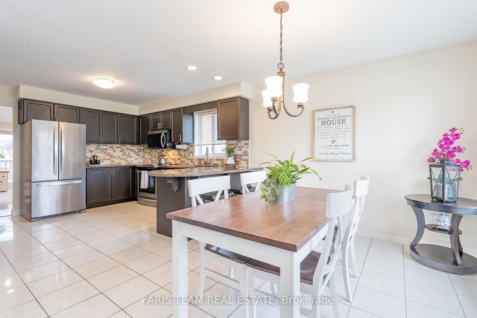Photo 8 of 302 Cox Mill Road, Barrie, Bayshore — HOMEH