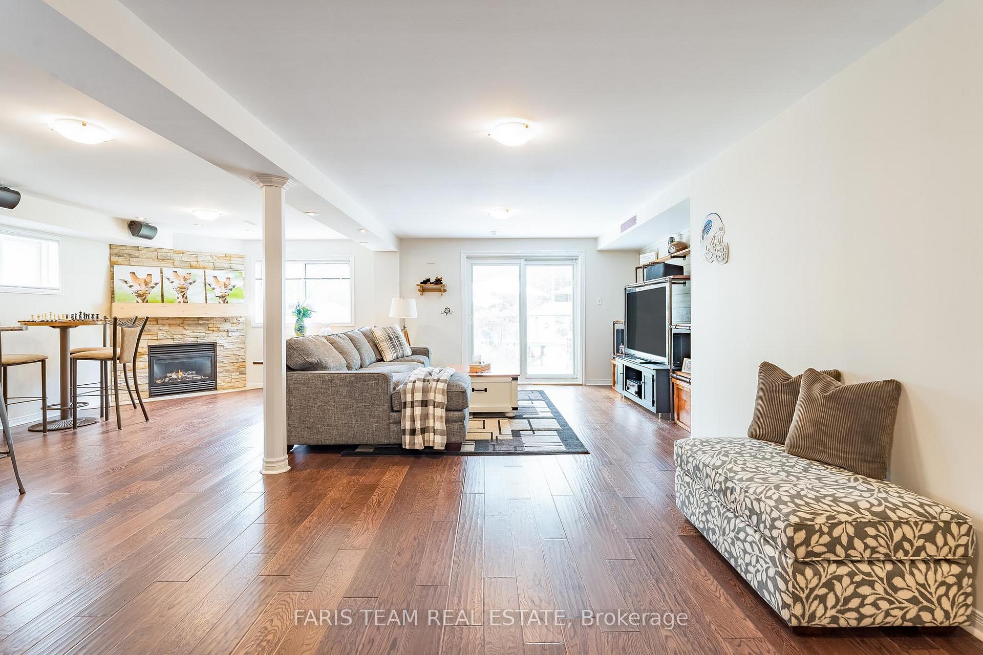 Photo 17 of 302 Cox Mill Road, Barrie, Bayshore — HOMEH