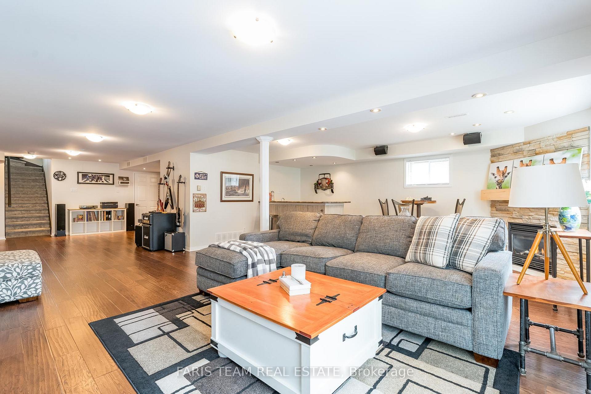 Photo 19 of 302 Cox Mill Road, Barrie, Bayshore — HOMEH