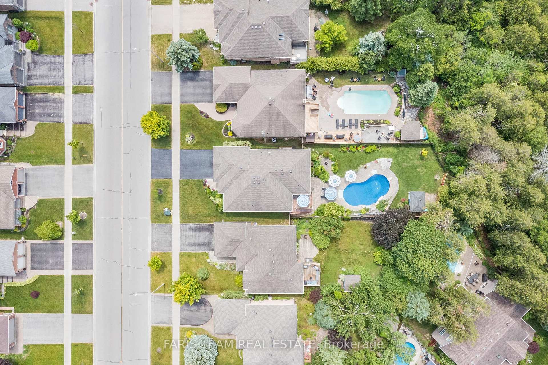 Photo 30 of 302 Cox Mill Road, Barrie, Bayshore — HOMEH