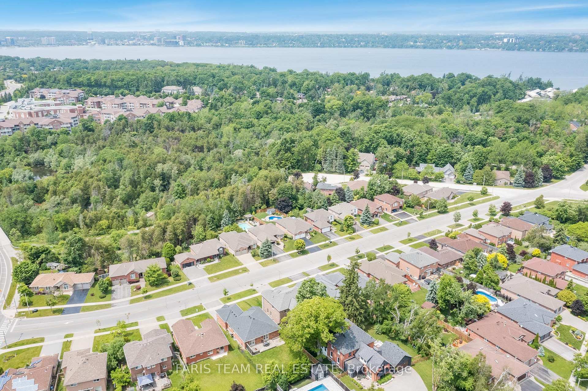 Photo 31 of 302 Cox Mill Road, Barrie, Bayshore — HOMEH