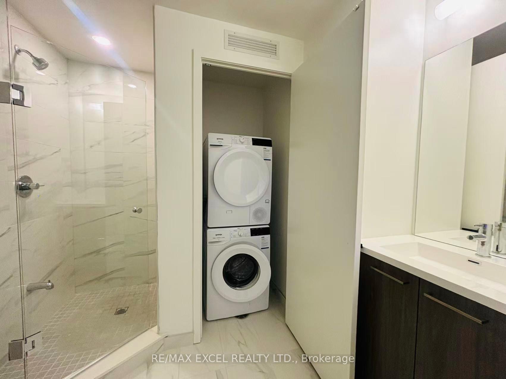 Photo 15 of Unit 3906, 28 Interchange Way, Vaughan, Vaughan Corporate Centre — HOMEH