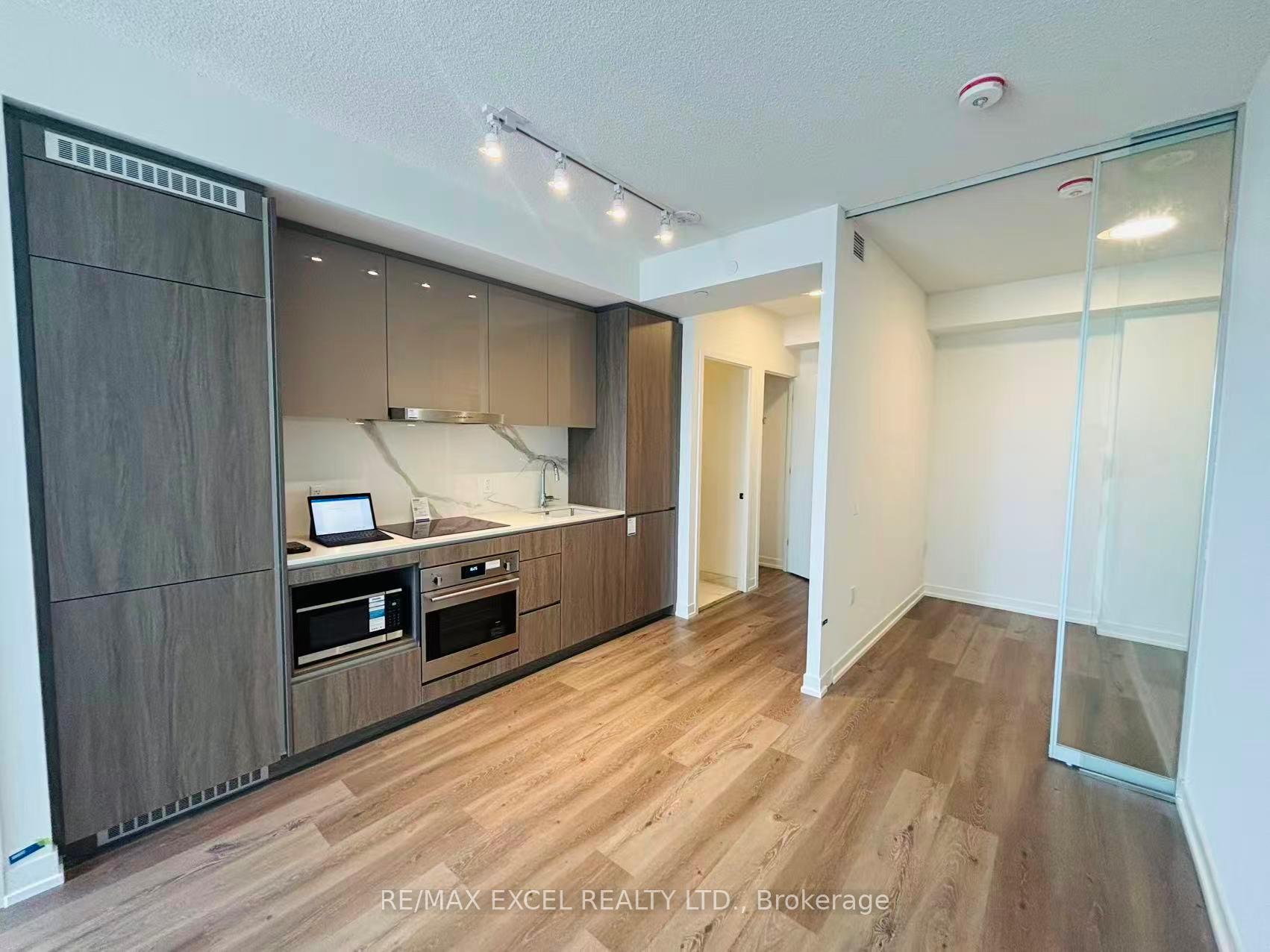 Photo 28 of Unit 3906, 28 Interchange Way, Vaughan, Vaughan Corporate Centre — HOMEH