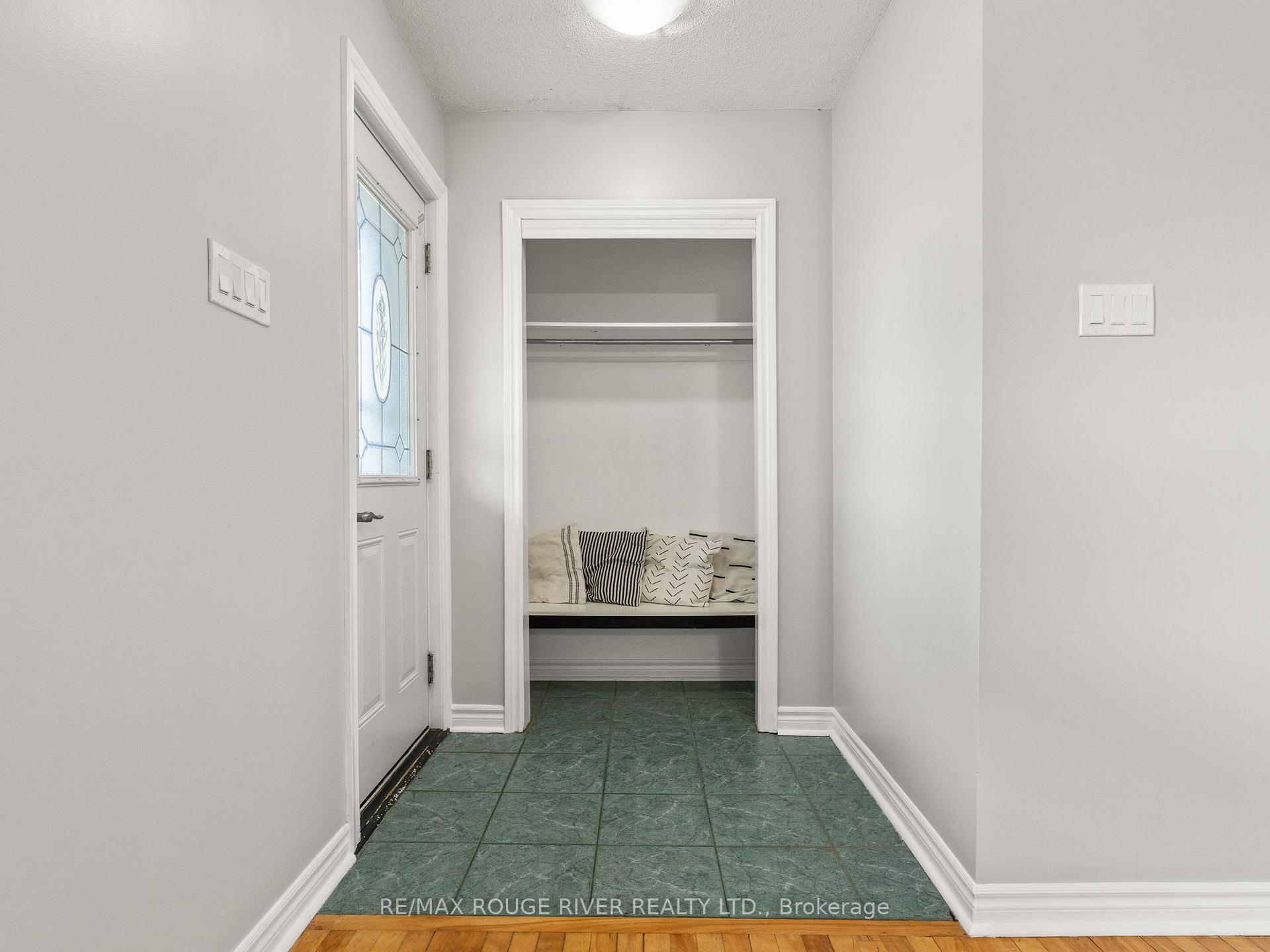 Photo 2 of 412 Alexandria Drive, Cobourg — HOMEH