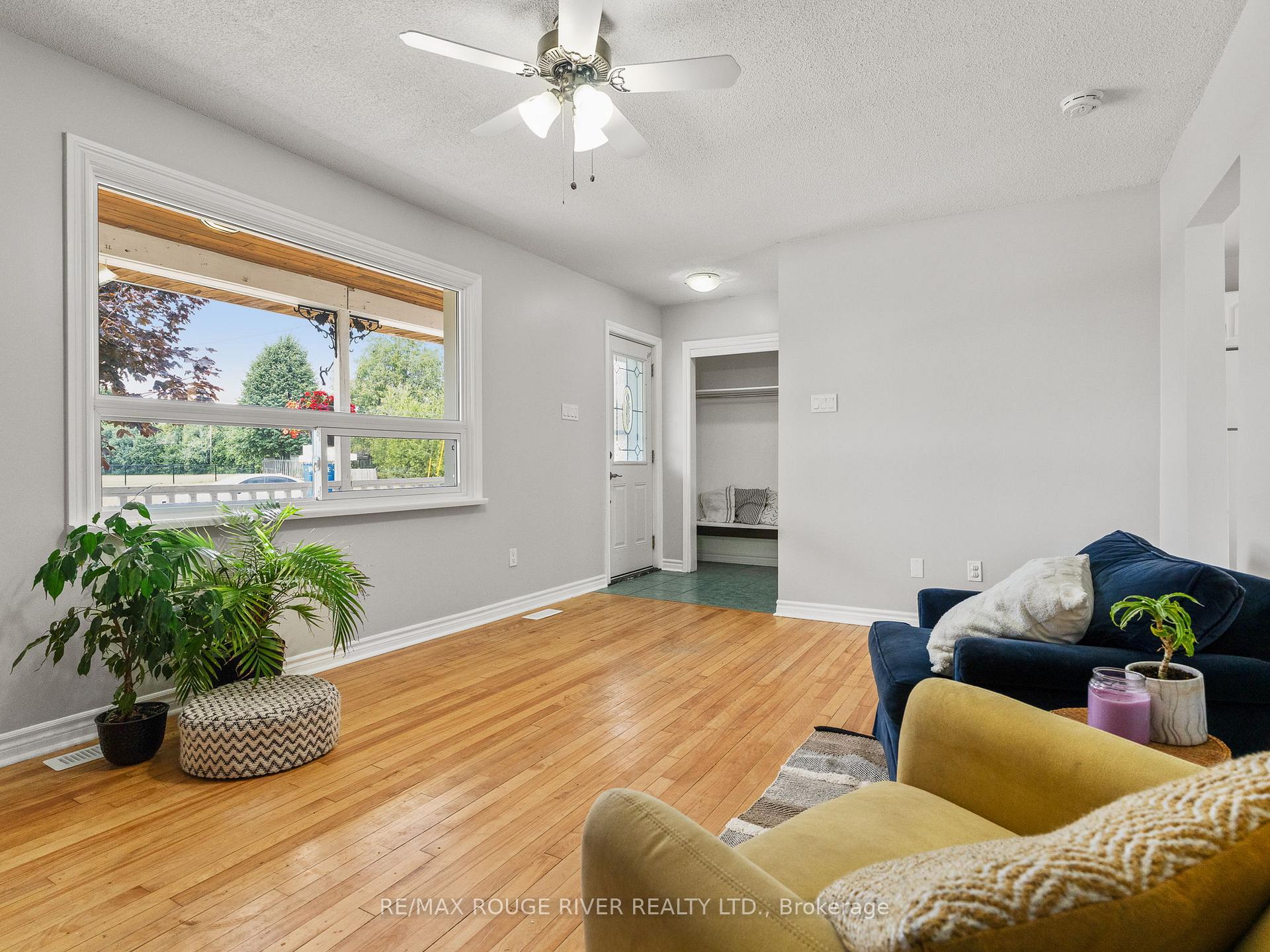 Photo 5 of 412 Alexandria Drive, Cobourg — HOMEH