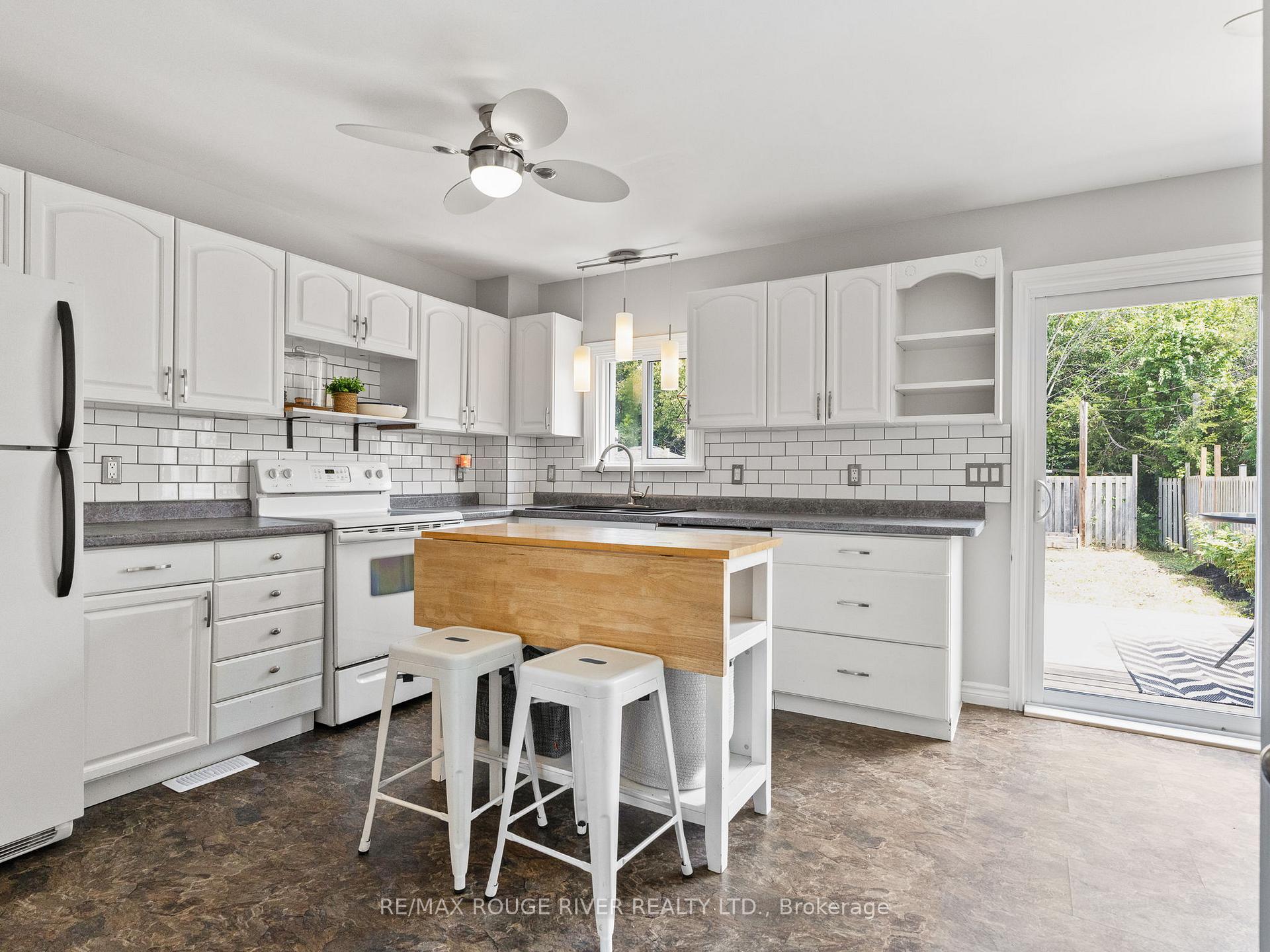 Photo 7 of 412 Alexandria Drive, Cobourg — HOMEH
