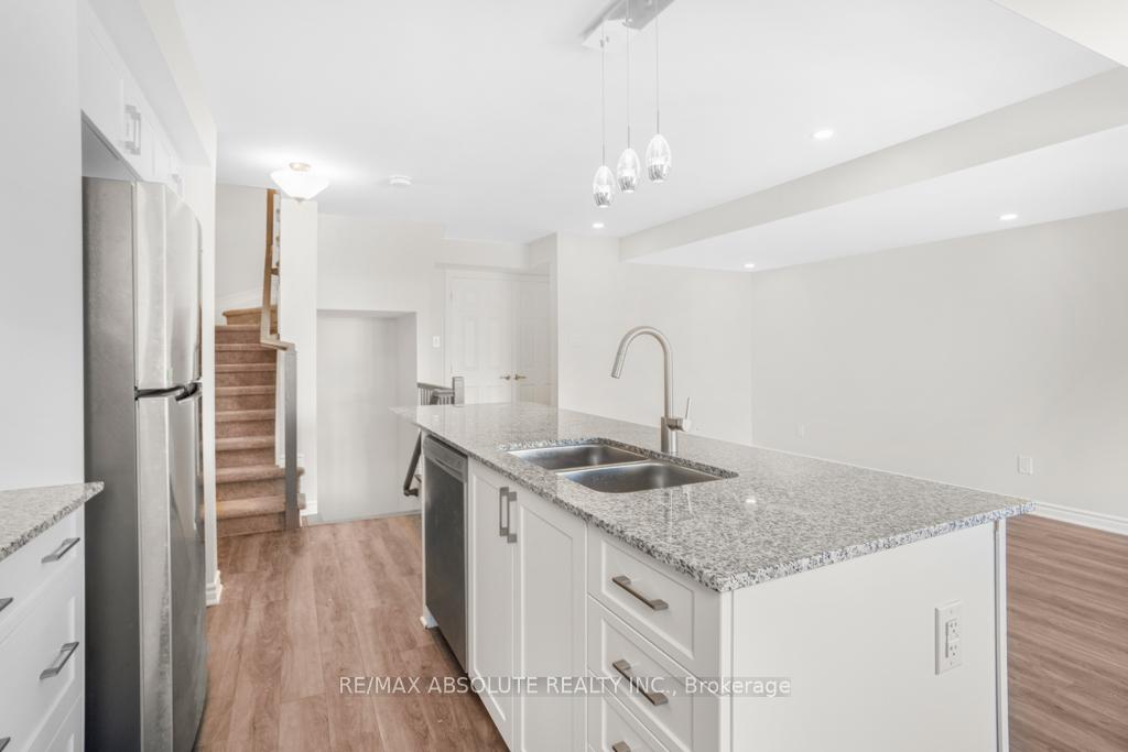 Photo 12 of 621 Makwa Private, Ottawa, CFB Rockcliffe and Area — HOMEH