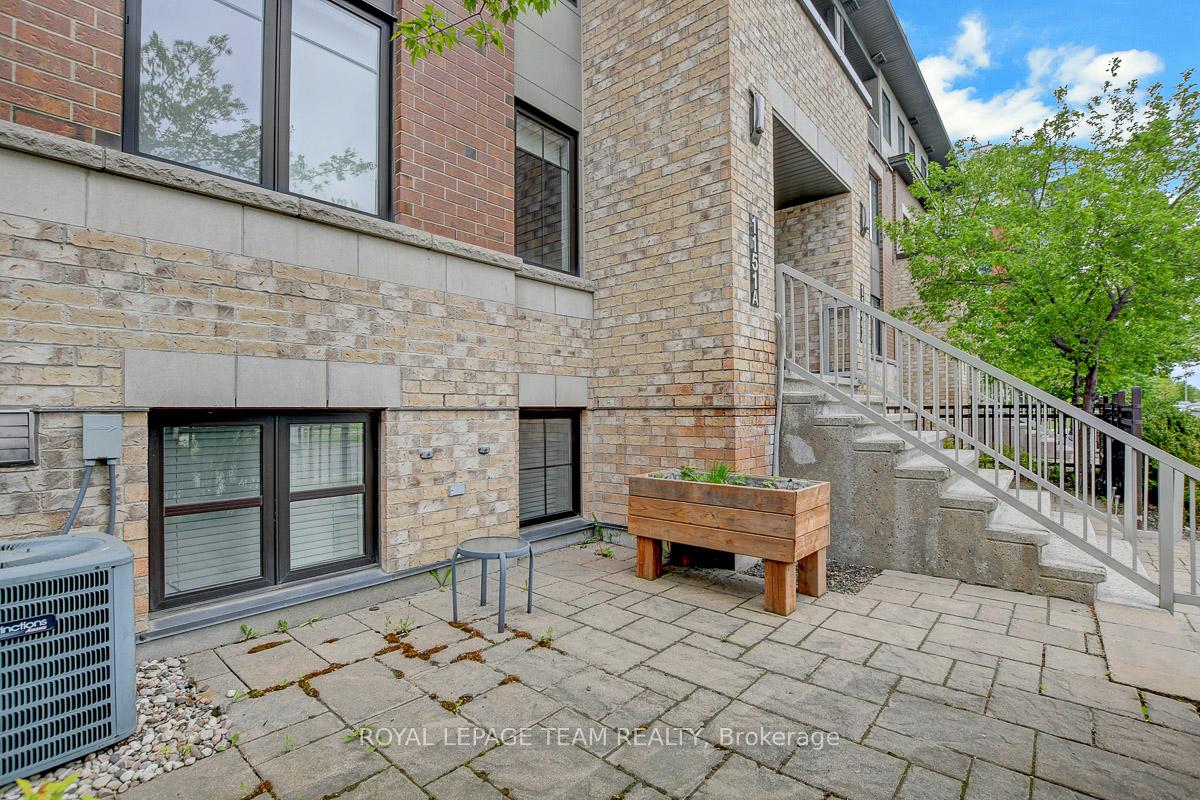 Photo 5 of Unit A, 1151 Longfields Drive, Ottawa, Barrhaven - Strandherd — HOMEH