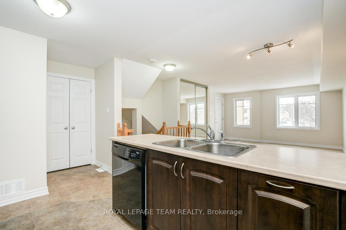 Photo 18 of Unit A, 1151 Longfields Drive, Ottawa, Barrhaven - Strandherd — HOMEH