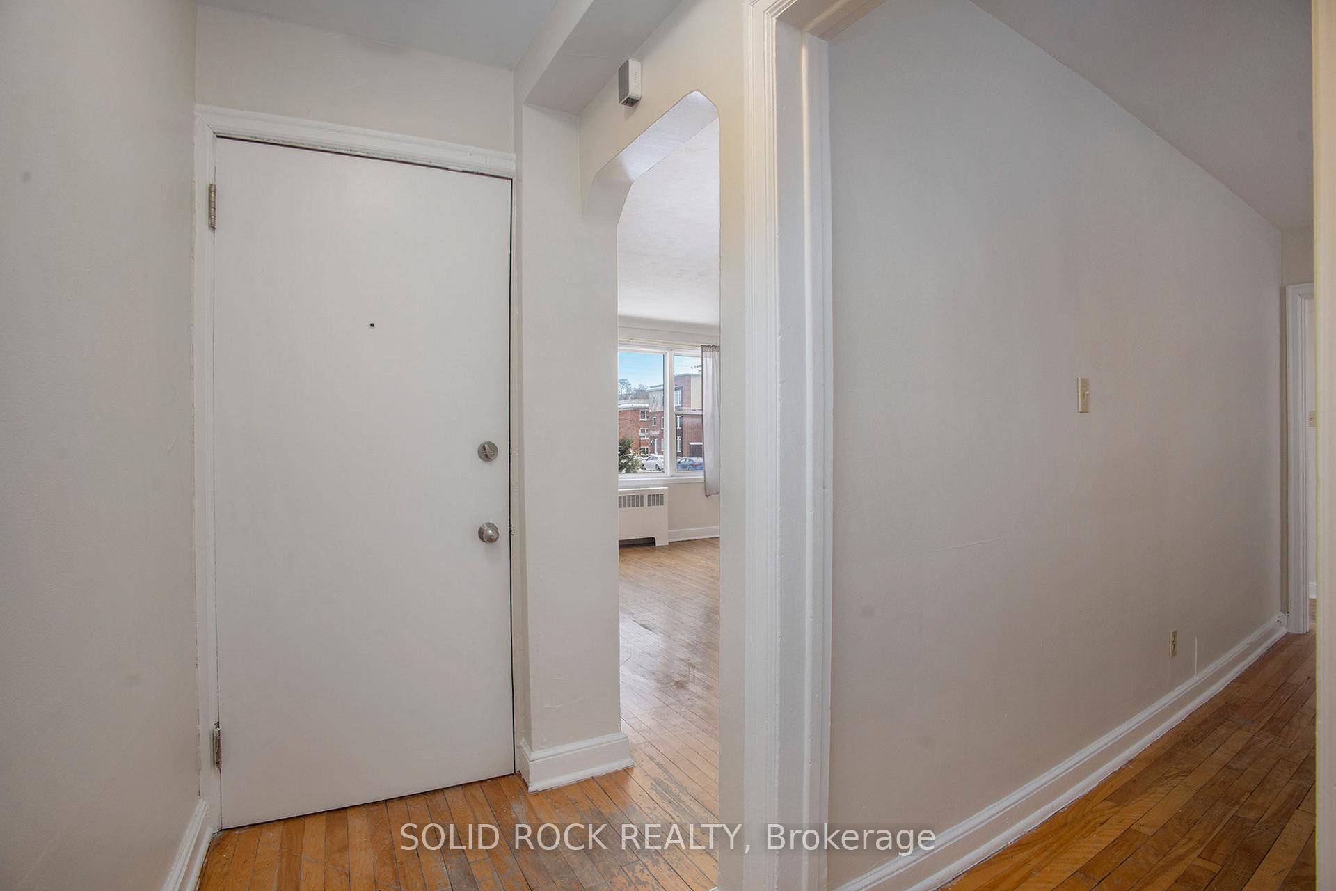 Photo 2 of Unit 3, 726 Edison Avenue, Ottawa, Laurentianview — HOMEH