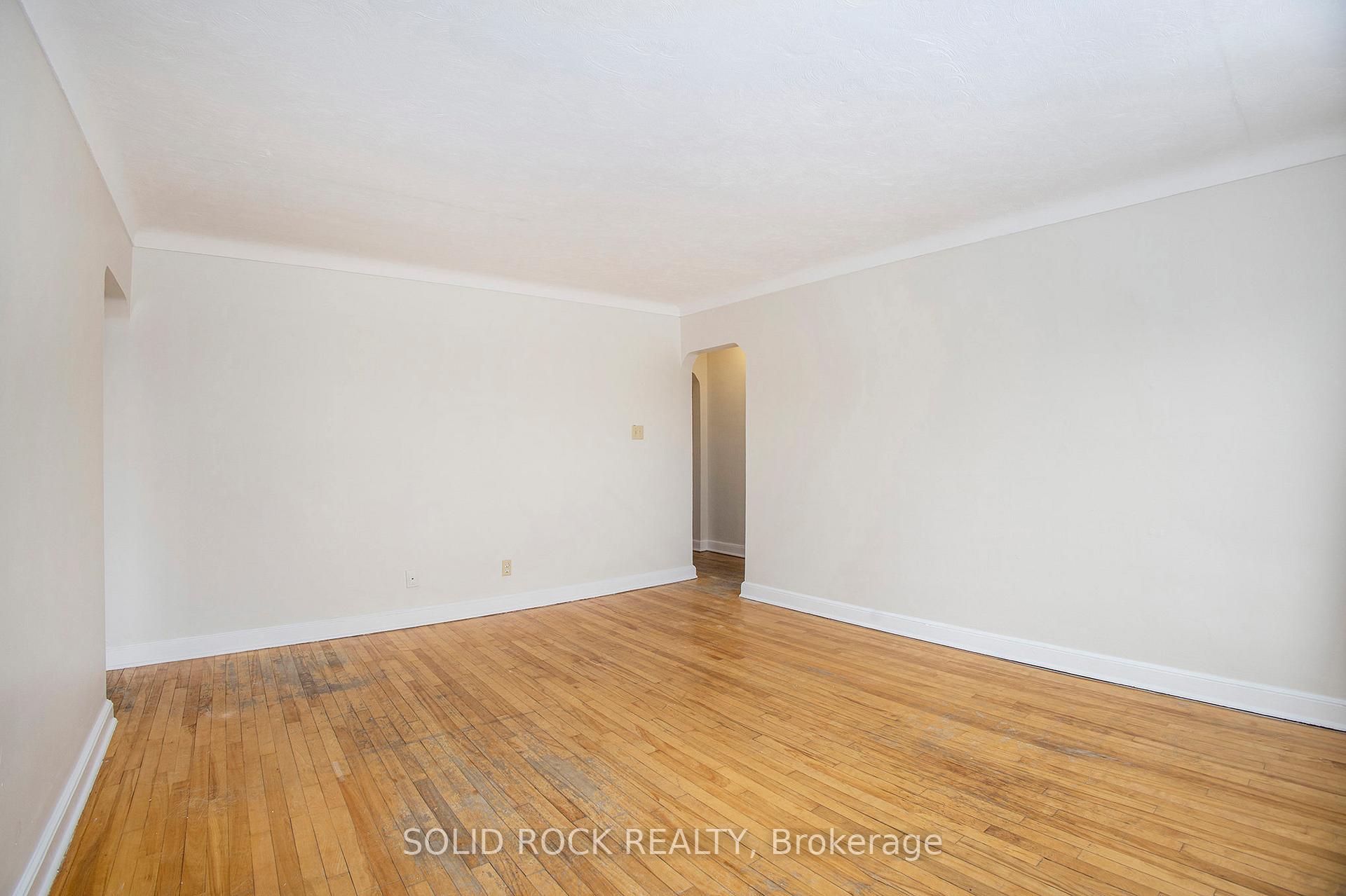 Photo 5 of Unit 3, 726 Edison Avenue, Ottawa, Laurentianview — HOMEH
