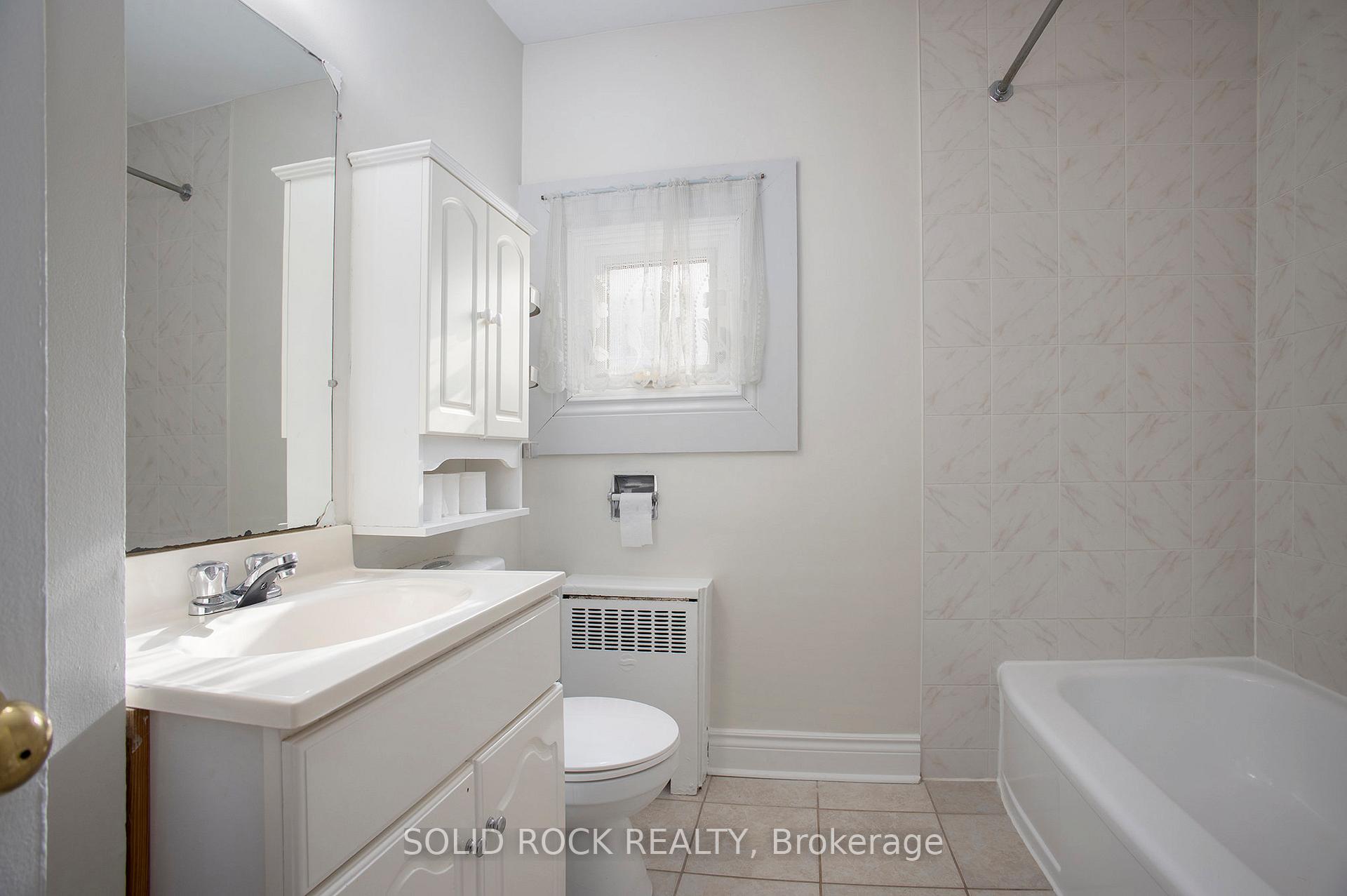 Photo 10 of Unit 3, 726 Edison Avenue, Ottawa, Laurentianview — HOMEH