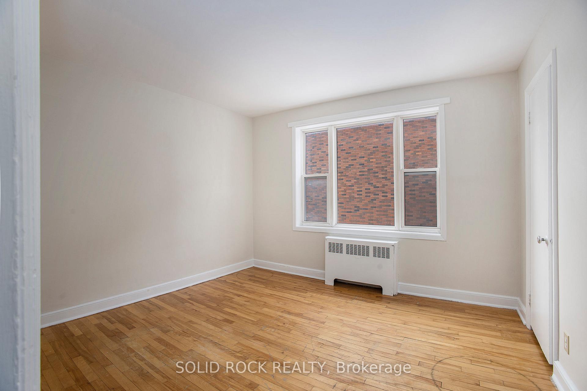 Photo 12 of Unit 3, 726 Edison Avenue, Ottawa, Laurentianview — HOMEH