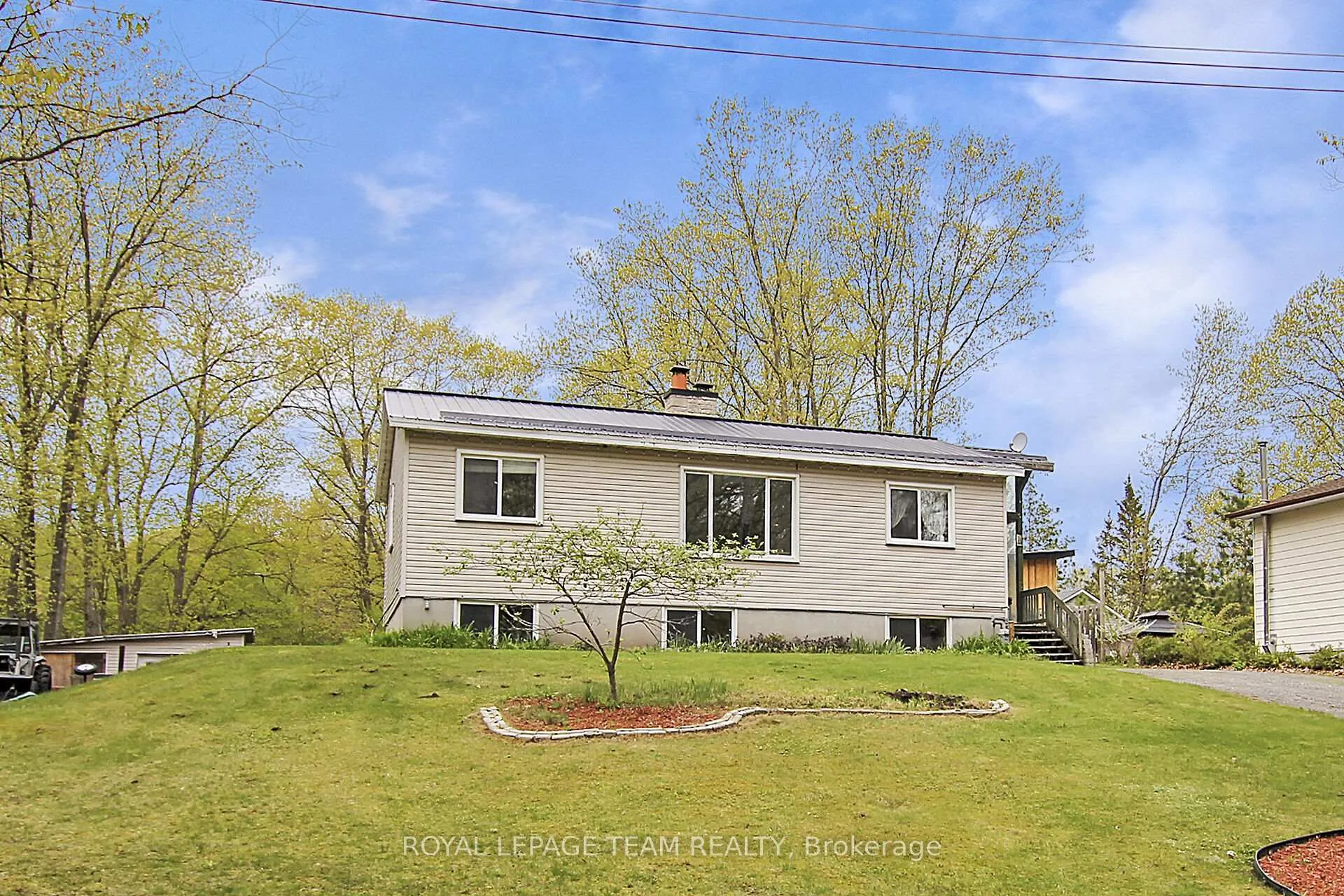 Photo 2 of 129 Spinnaker Way, Ottawa, Constance Bay — HOMEH