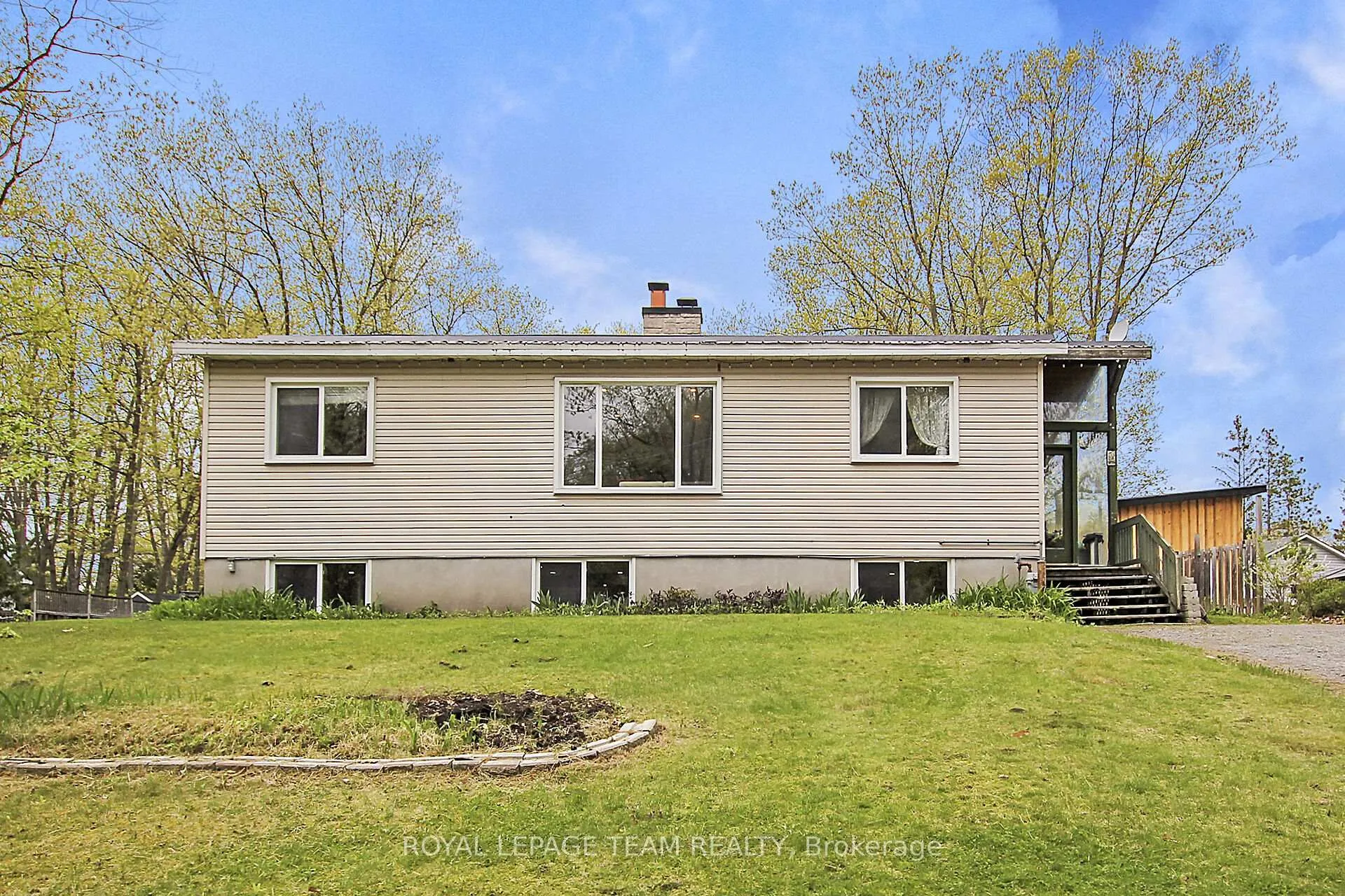 Photo 3 of 129 Spinnaker Way, Ottawa, Constance Bay — HOMEH