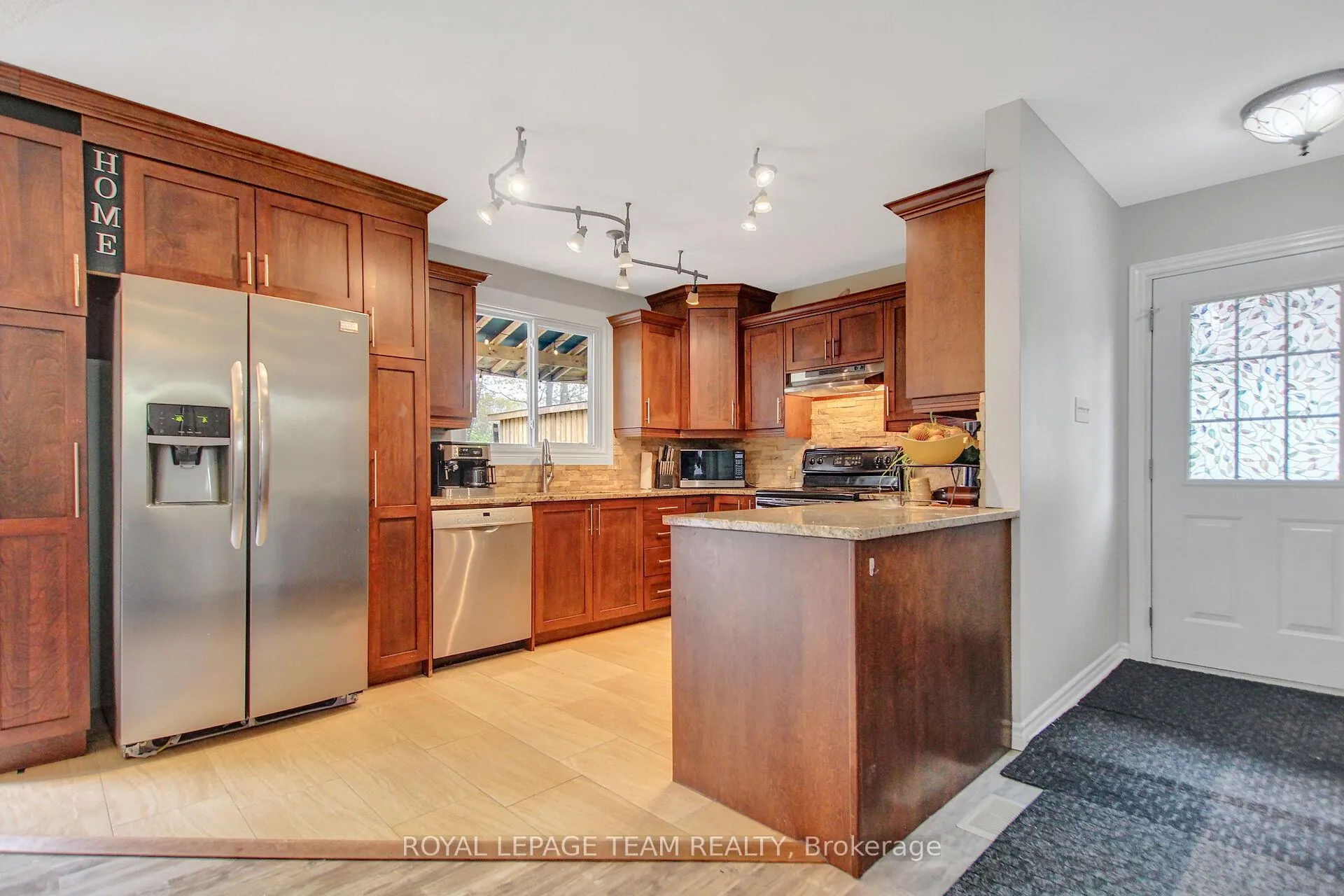 Photo 4 of 129 Spinnaker Way, Ottawa, Constance Bay — HOMEH