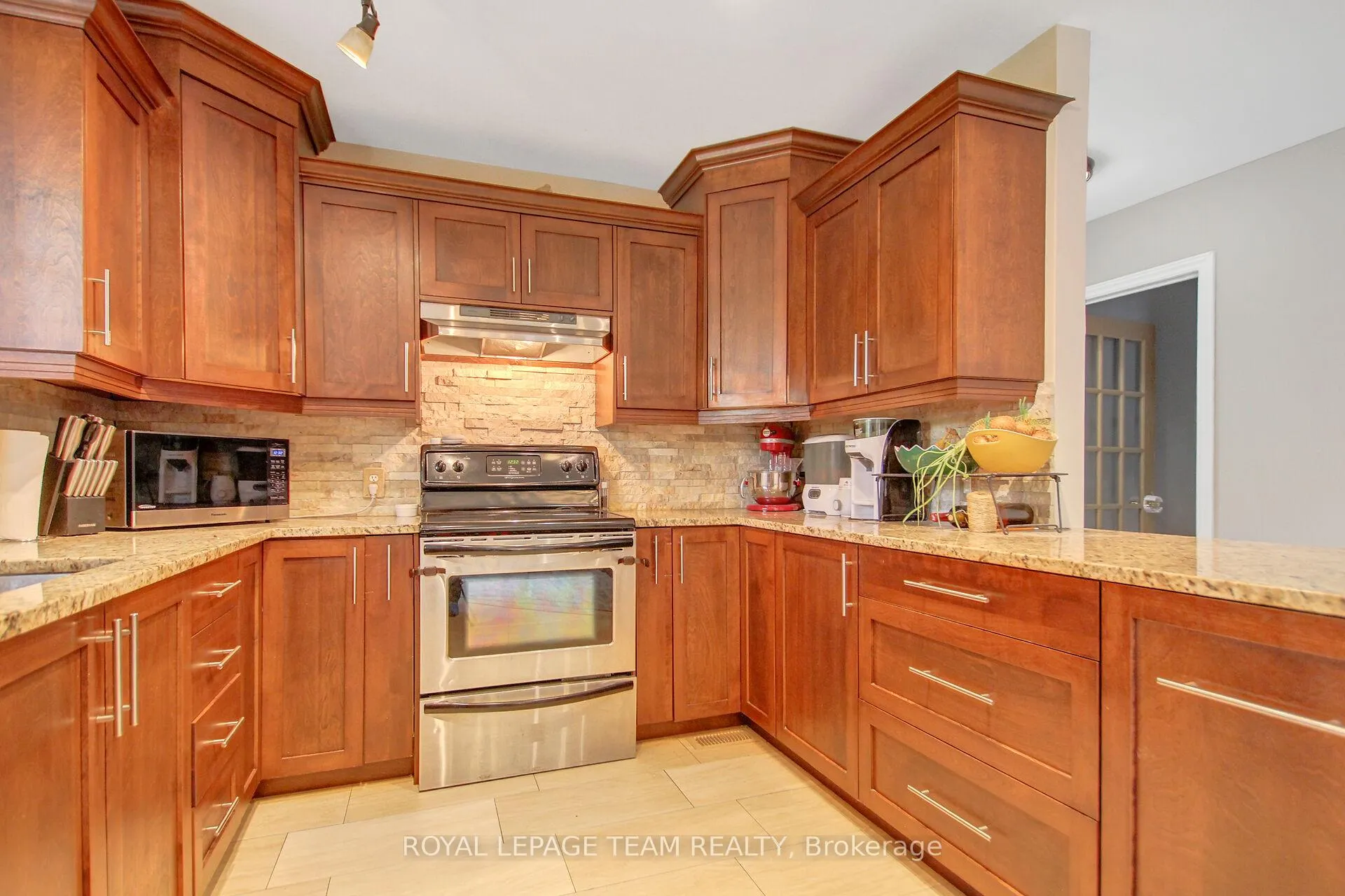 Photo 6 of 129 Spinnaker Way, Ottawa, Constance Bay — HOMEH