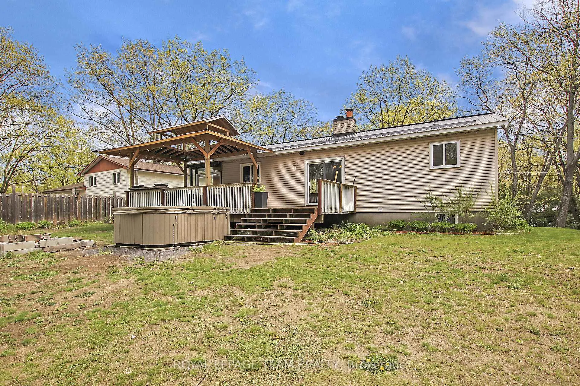 Photo 32 of 129 Spinnaker Way, Ottawa, Constance Bay — HOMEH