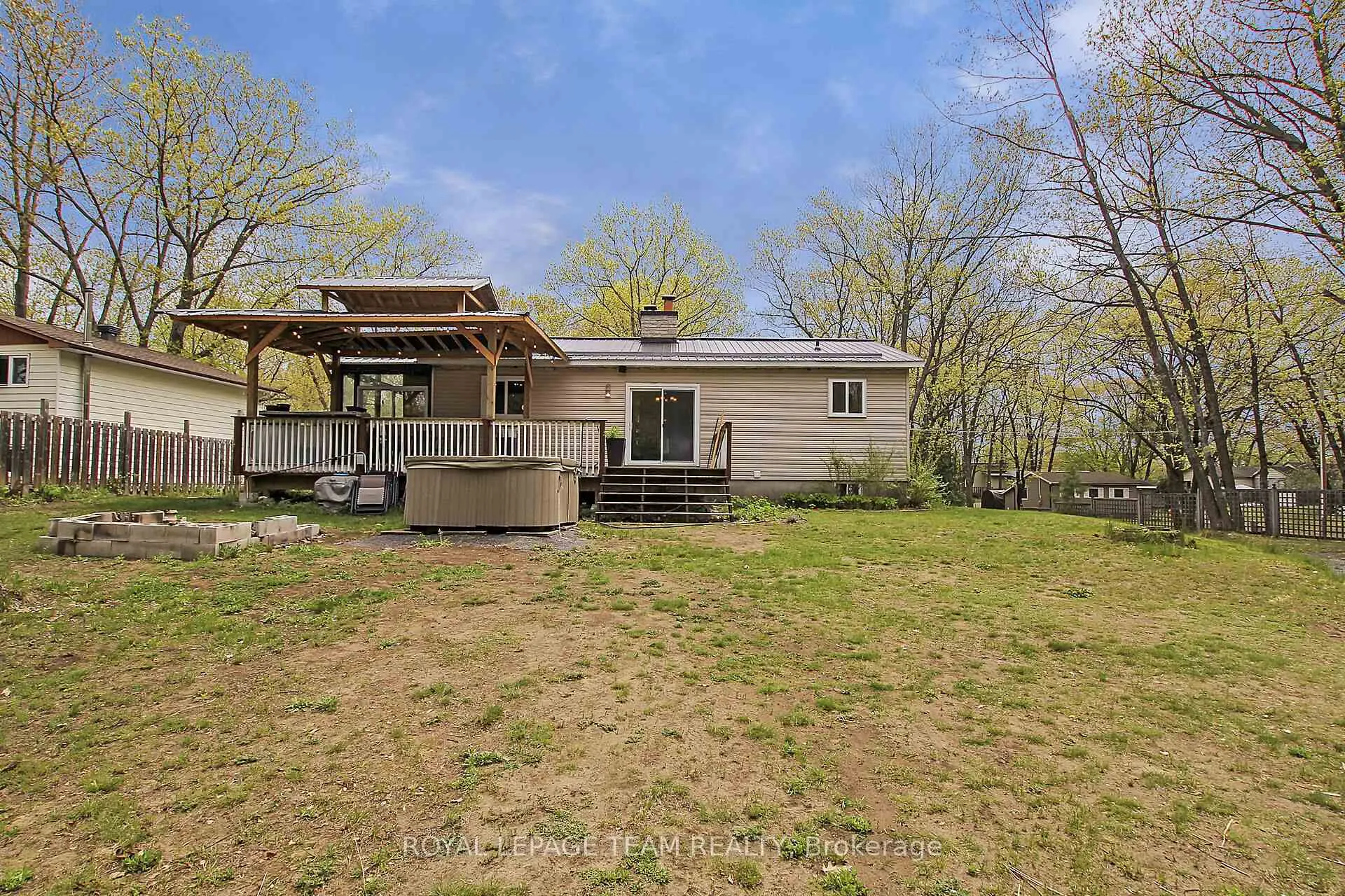Photo 33 of 129 Spinnaker Way, Ottawa, Constance Bay — HOMEH