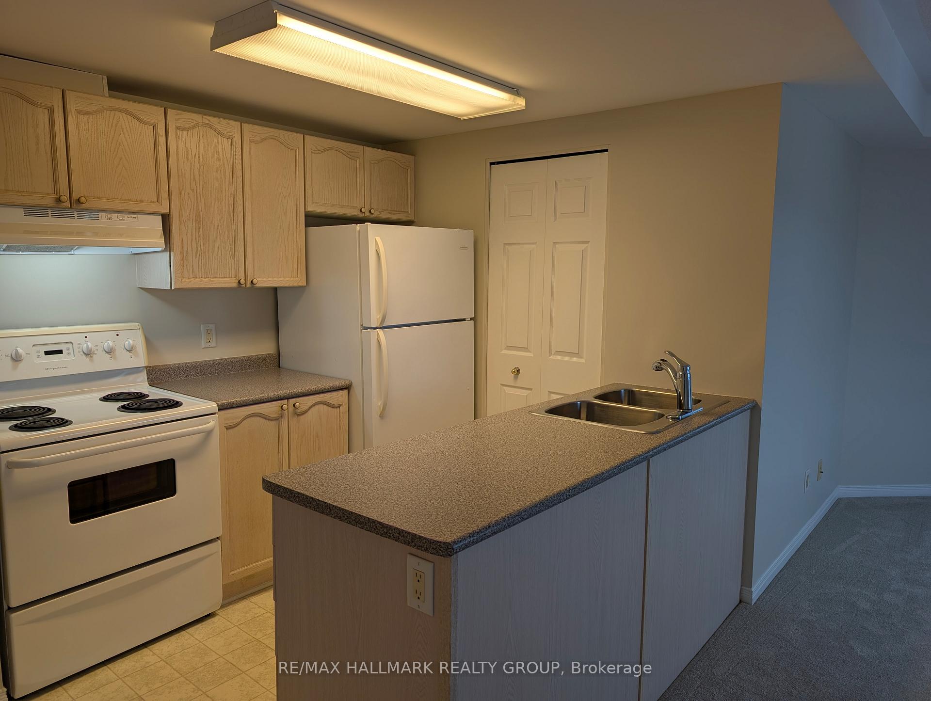 Photo 9 of Unit 6F, 310 Central Park Drive, Ottawa, Central Park — HOMEH