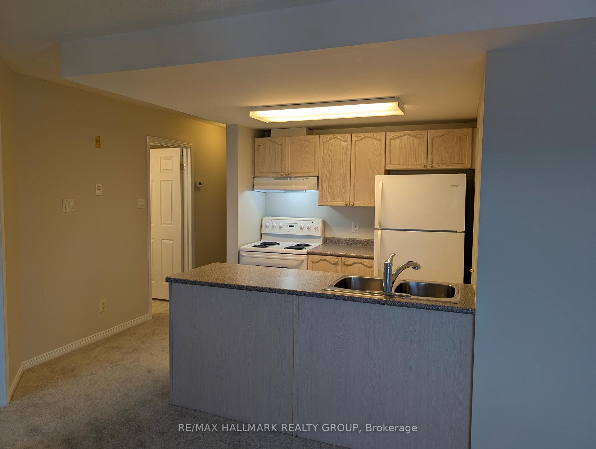 Photo 10 of Unit 6F, 310 Central Park Drive, Ottawa, Central Park — HOMEH