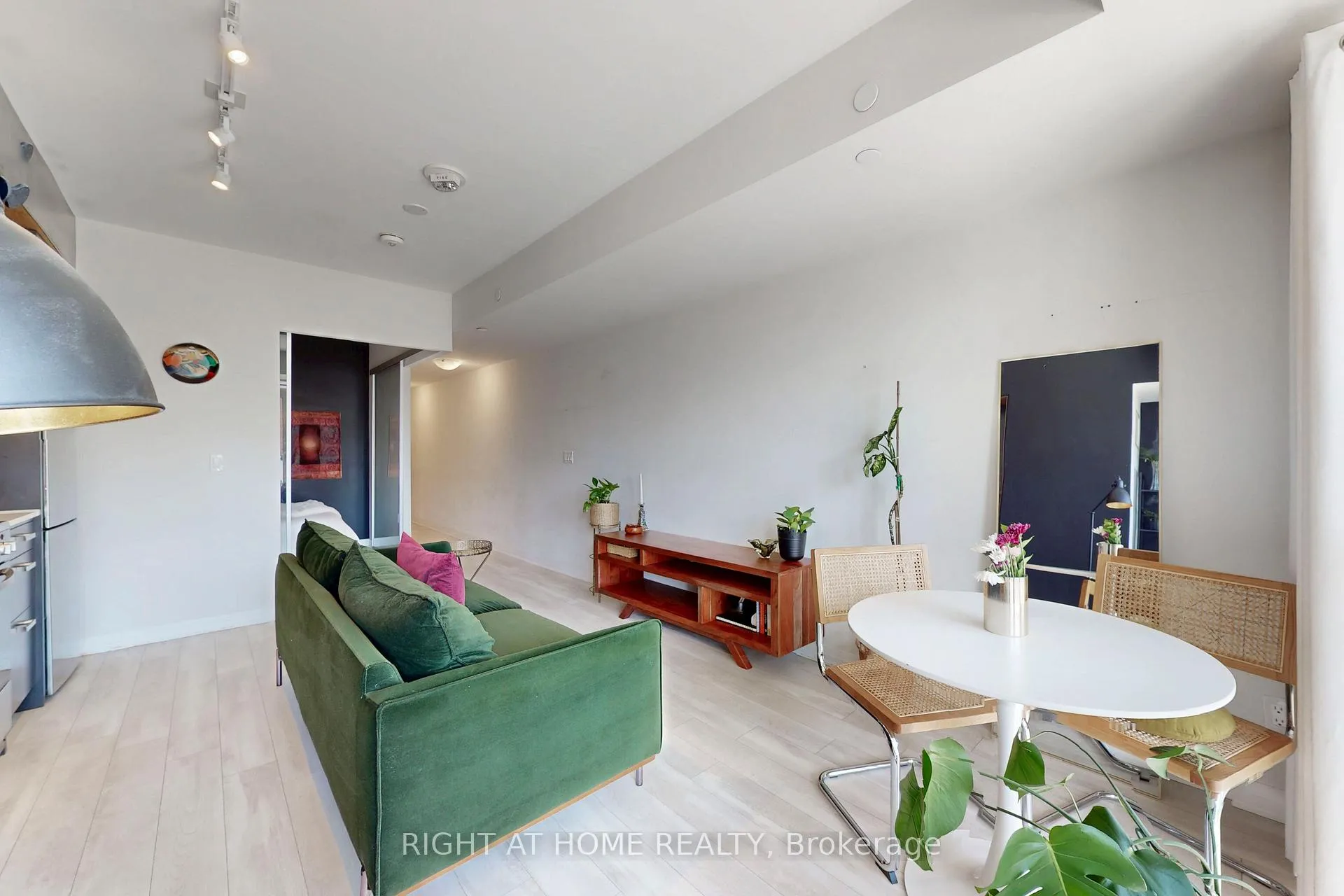 Photo 4 of Unit 202, 1630 Queen Street E, Toronto, The Beaches — HOMEH