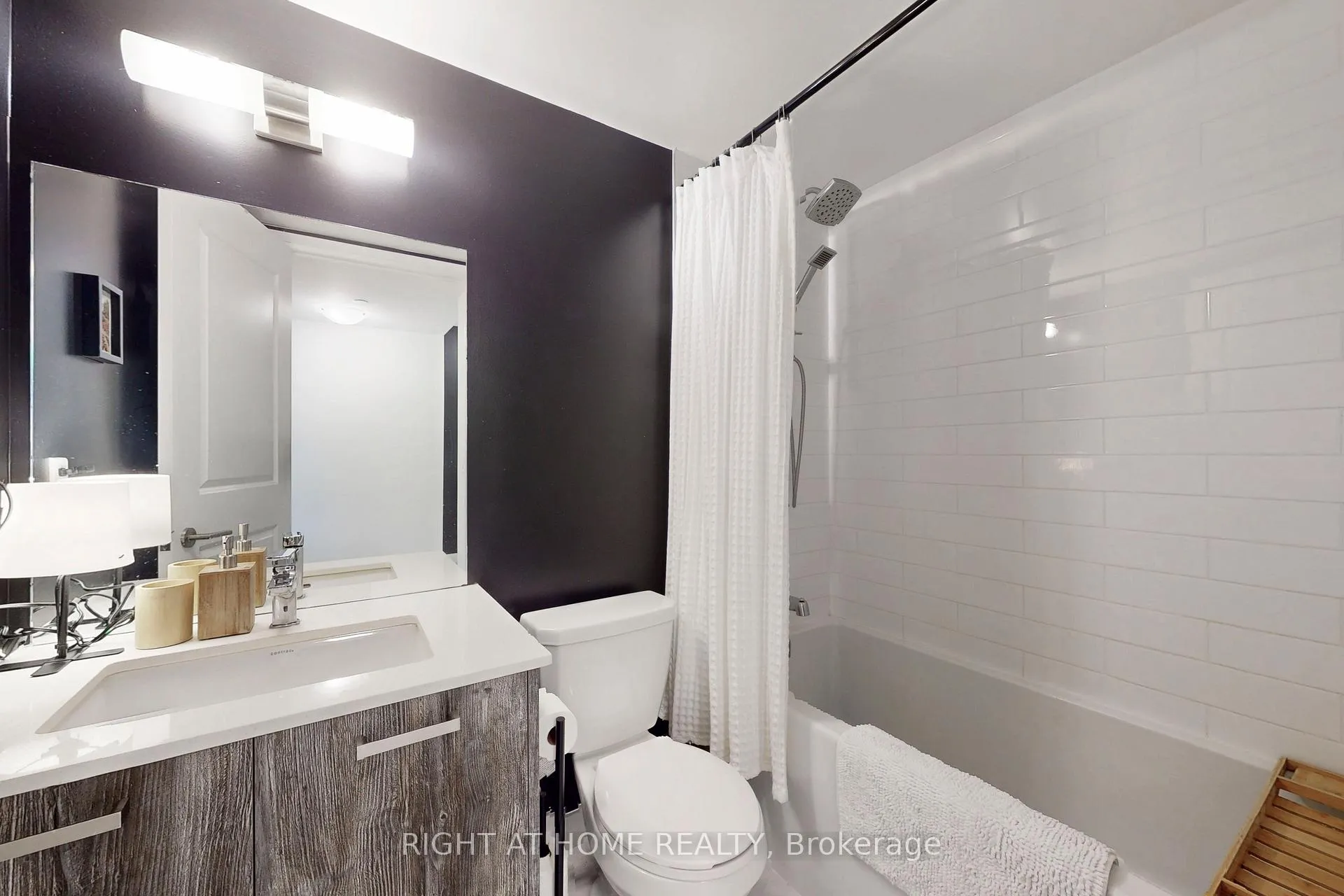 Photo 7 of Unit 202, 1630 Queen Street E, Toronto, The Beaches — HOMEH
