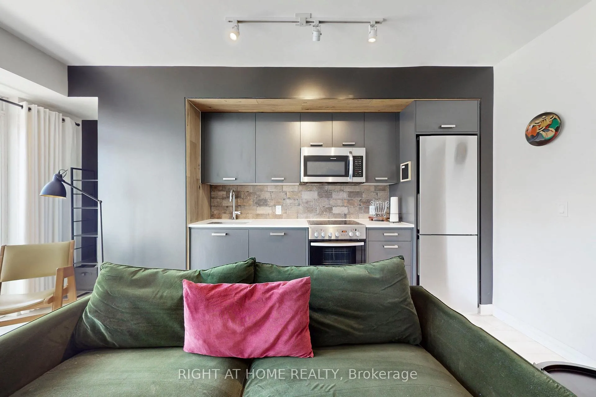 Photo 13 of Unit 202, 1630 Queen Street E, Toronto, The Beaches — HOMEH