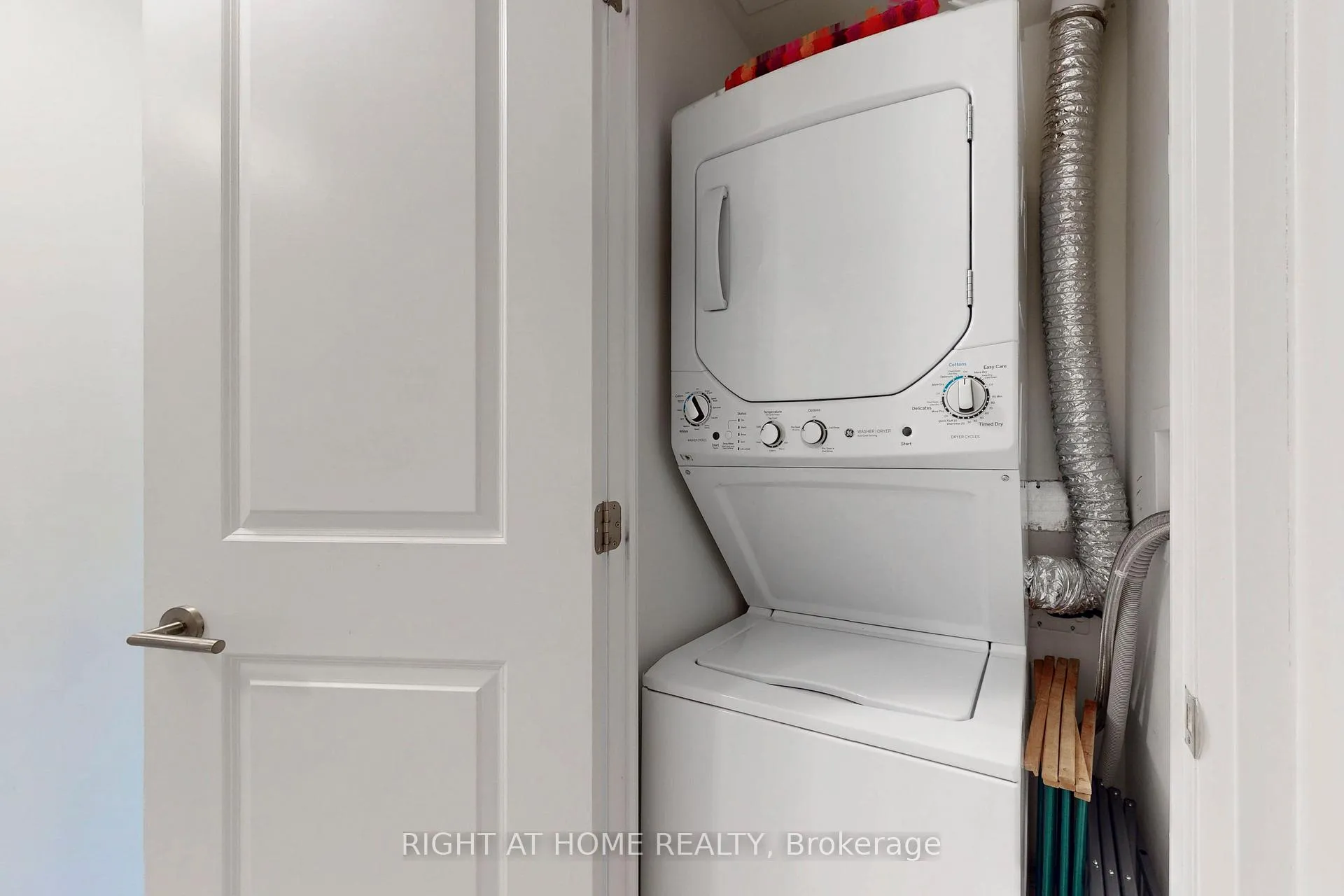 Photo 17 of Unit 202, 1630 Queen Street E, Toronto, The Beaches — HOMEH