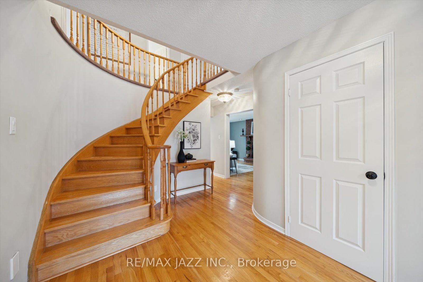 Photo 7 of 17 Kingswood Drive, Clarington, Courtice — HOMEH