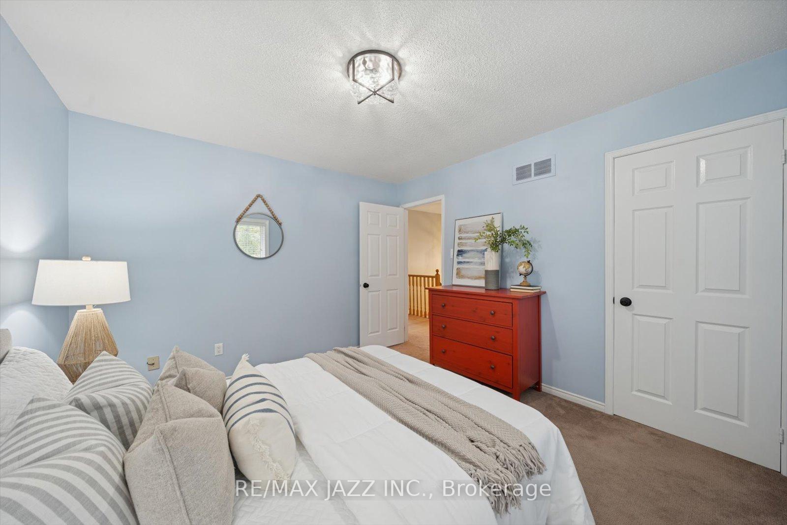 Photo 28 of 17 Kingswood Drive, Clarington, Courtice — HOMEH