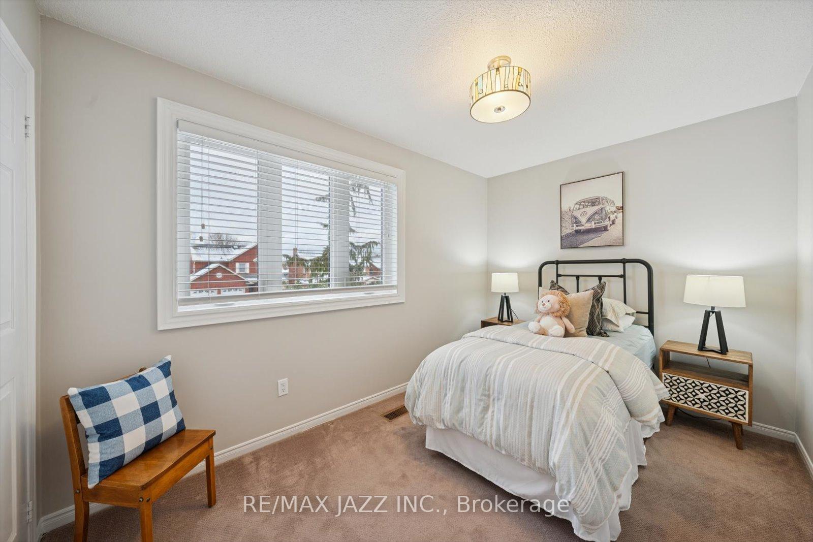 Photo 31 of 17 Kingswood Drive, Clarington, Courtice — HOMEH