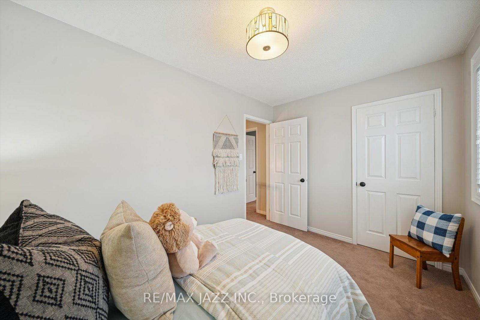 Photo 32 of 17 Kingswood Drive, Clarington, Courtice — HOMEH