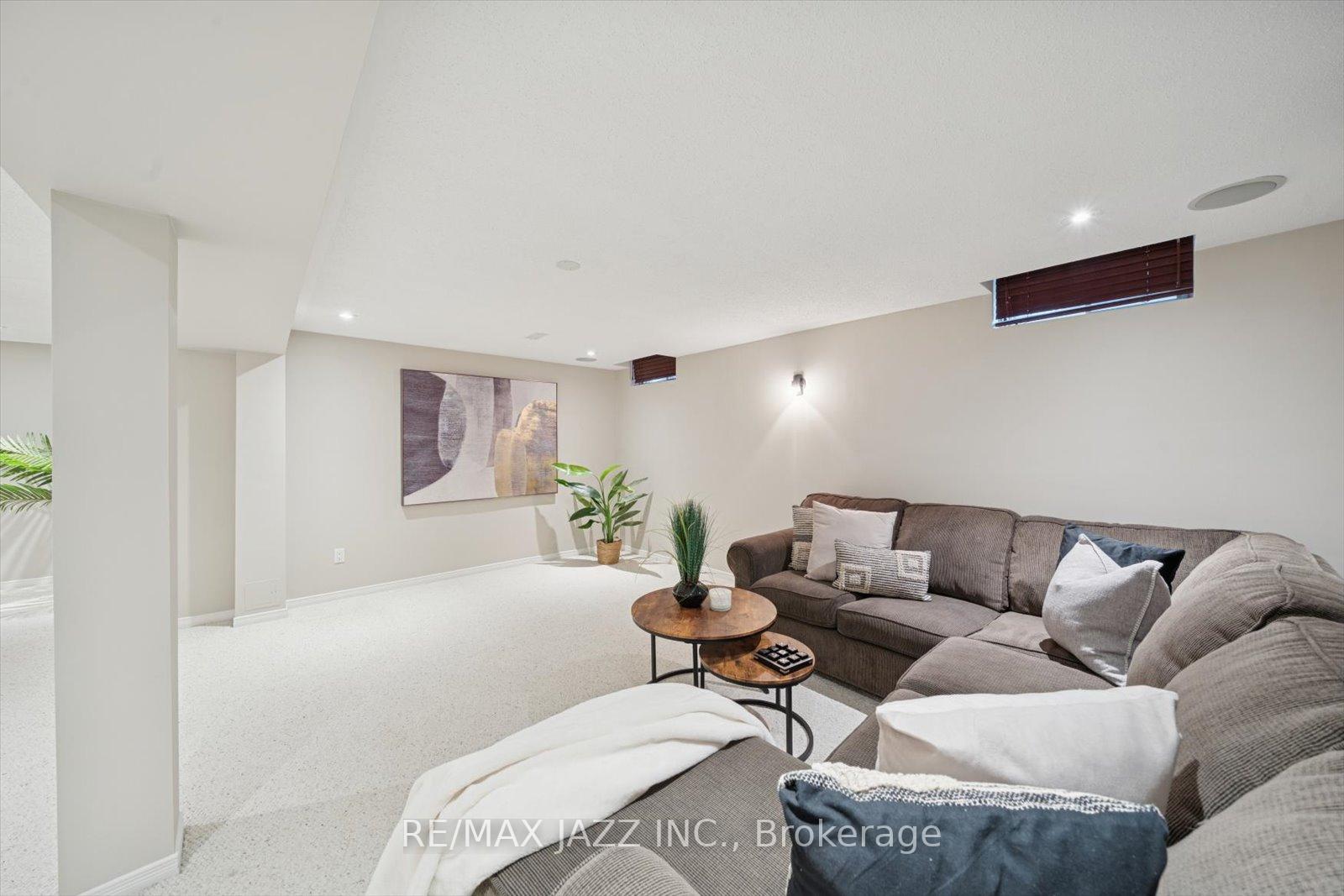 Photo 35 of 17 Kingswood Drive, Clarington, Courtice — HOMEH