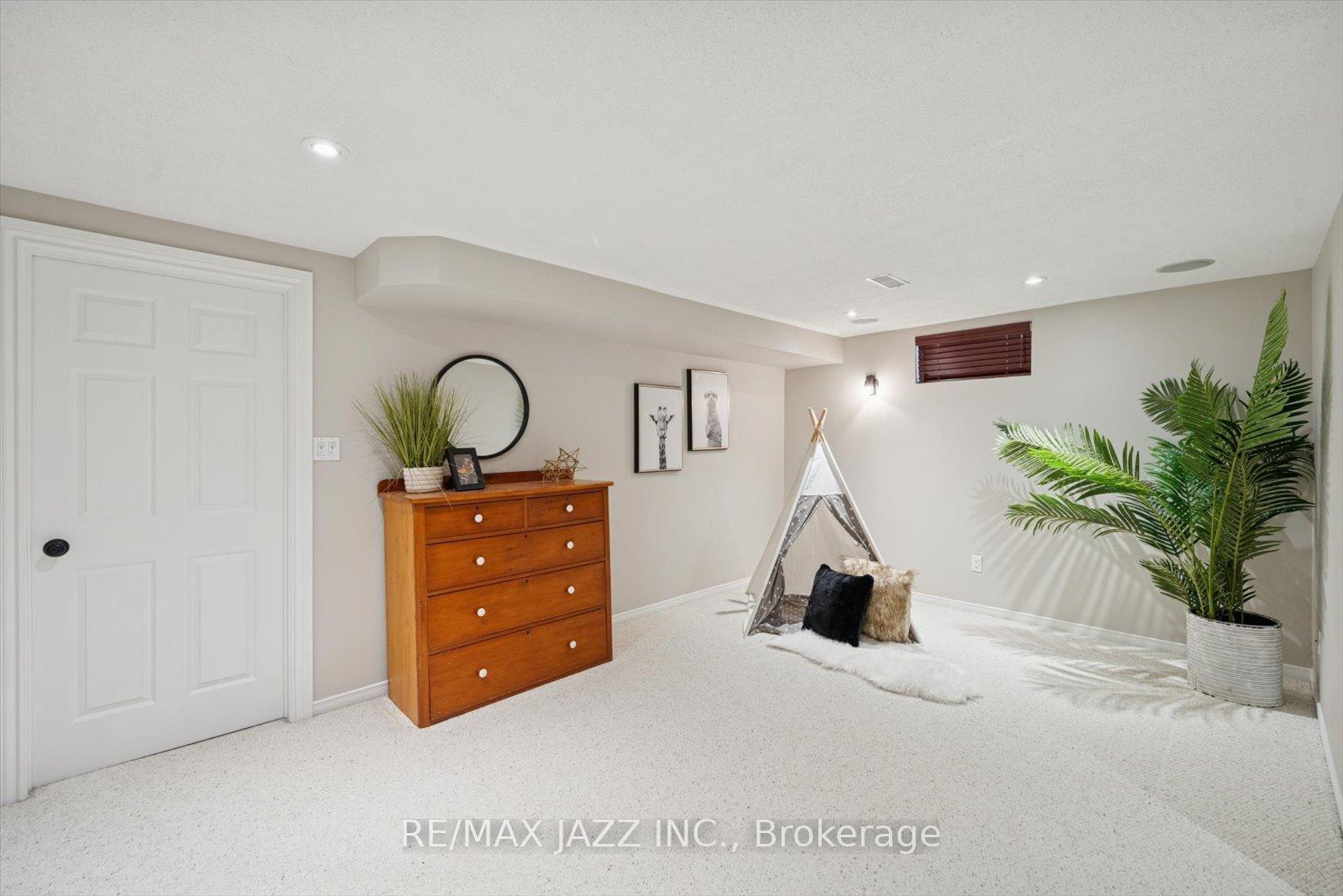 Photo 38 of 17 Kingswood Drive, Clarington, Courtice — HOMEH
