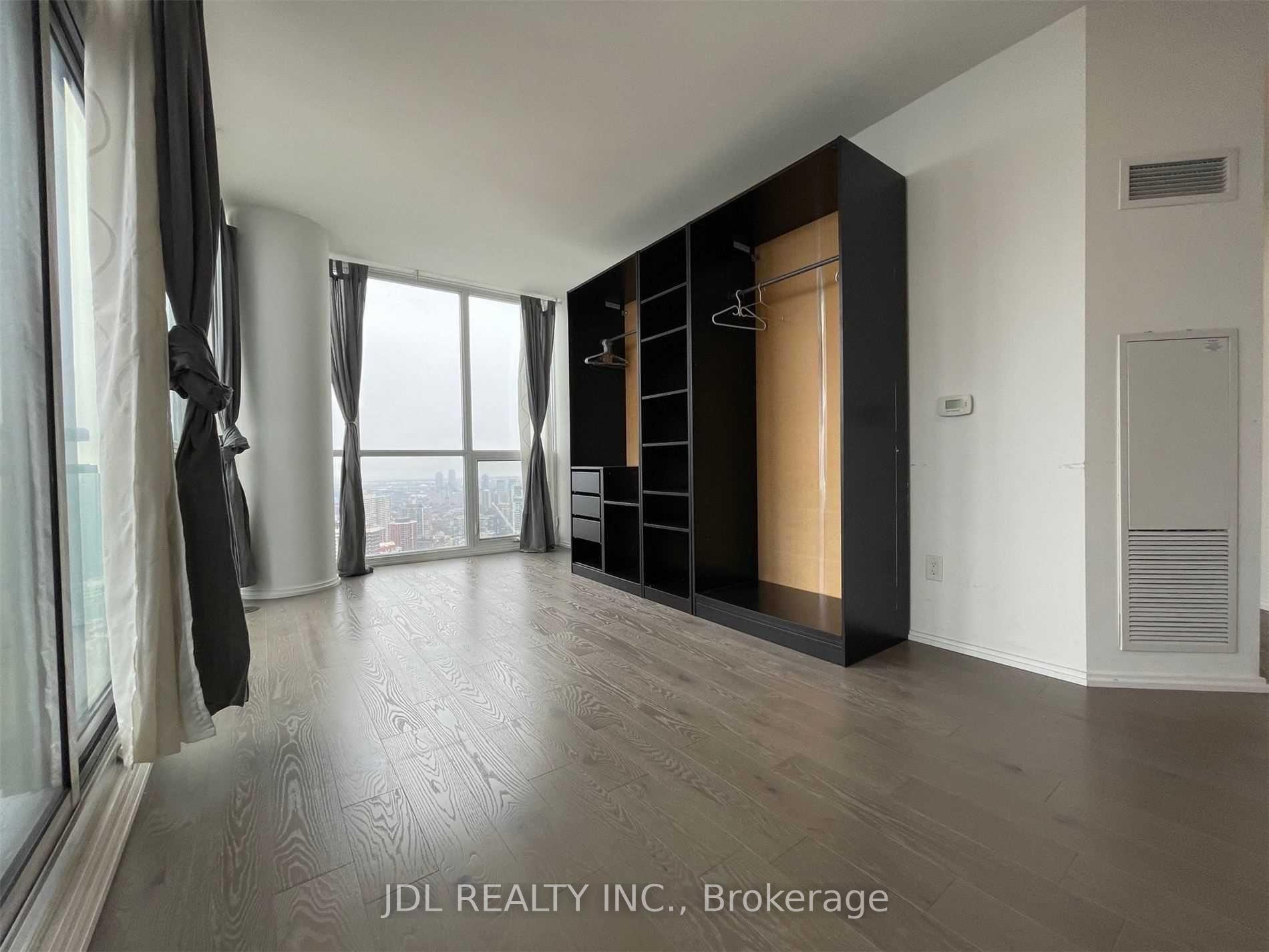 Front of Unit 4512, 45 Charles Street E