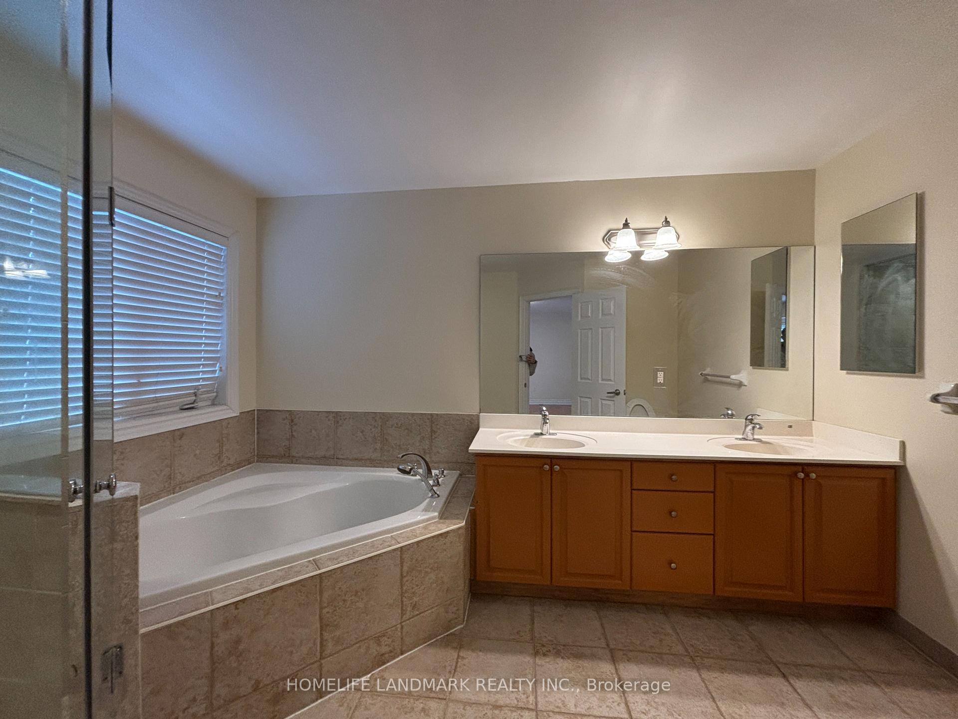Photo 40 of 157 Legends Way, Markham, Unionville — HOMEH