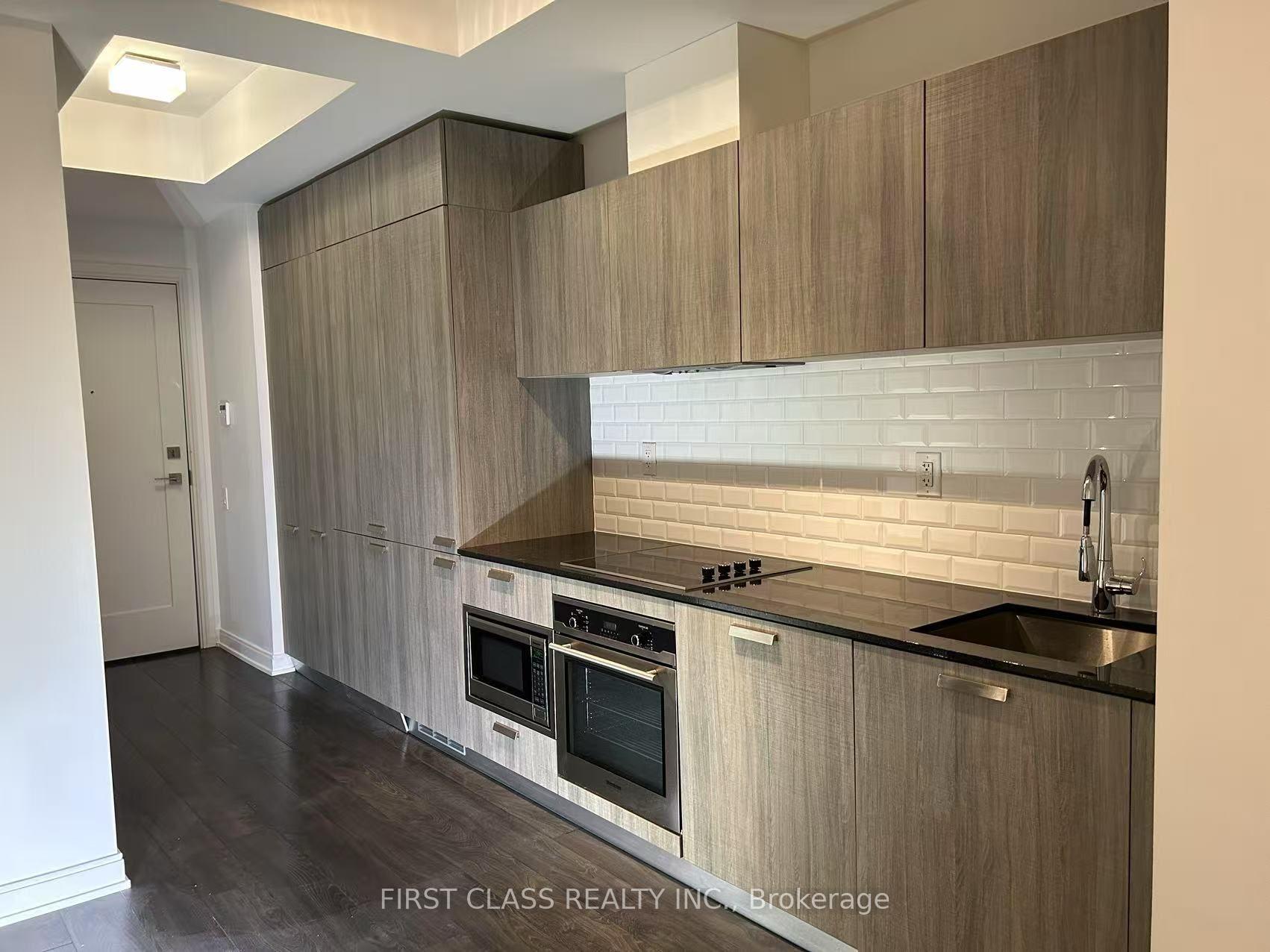 Front of Unit 1009, 50 Charles Street E