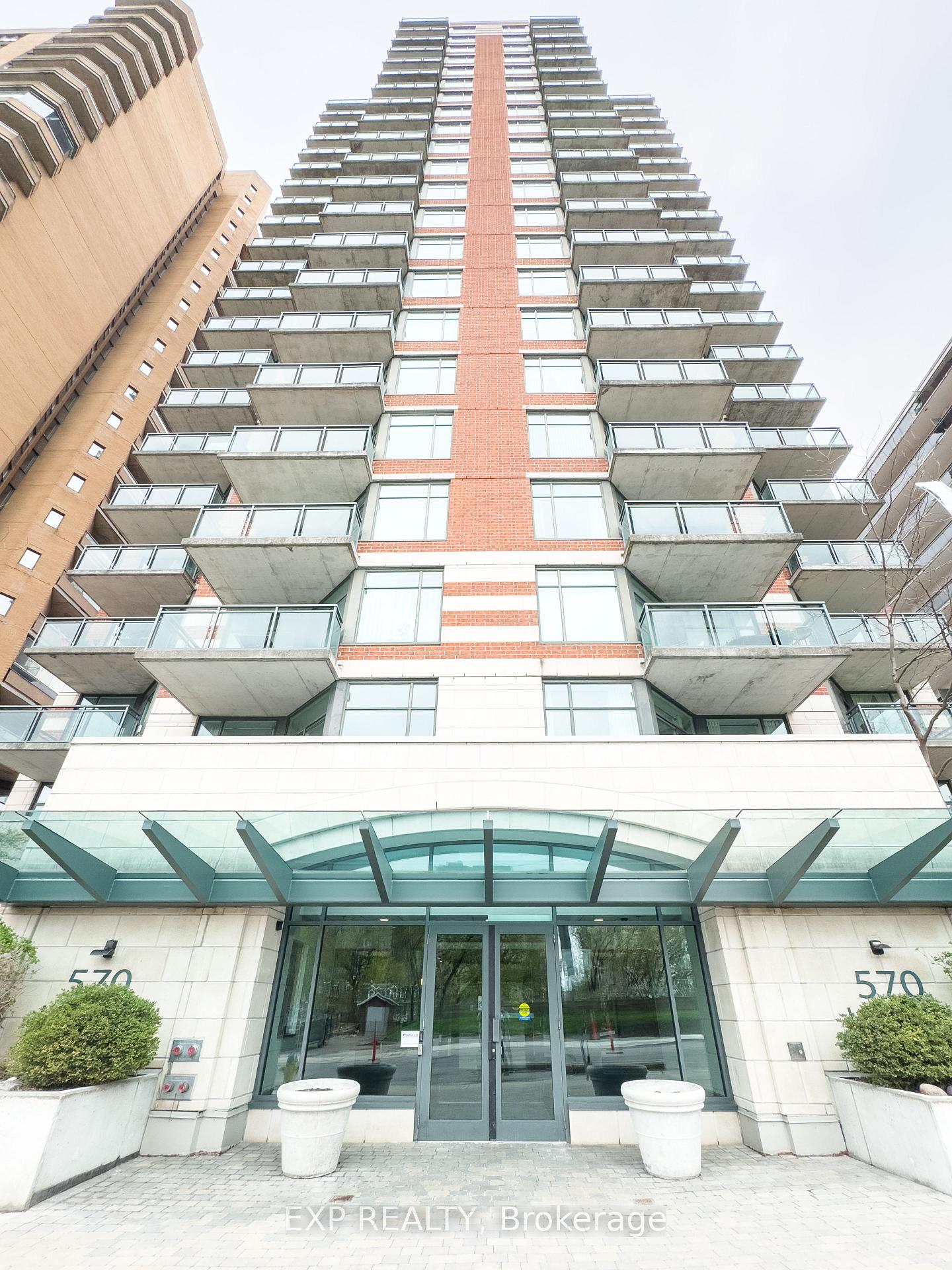 Front of Unit 1104, 570 Laurier Avenue W