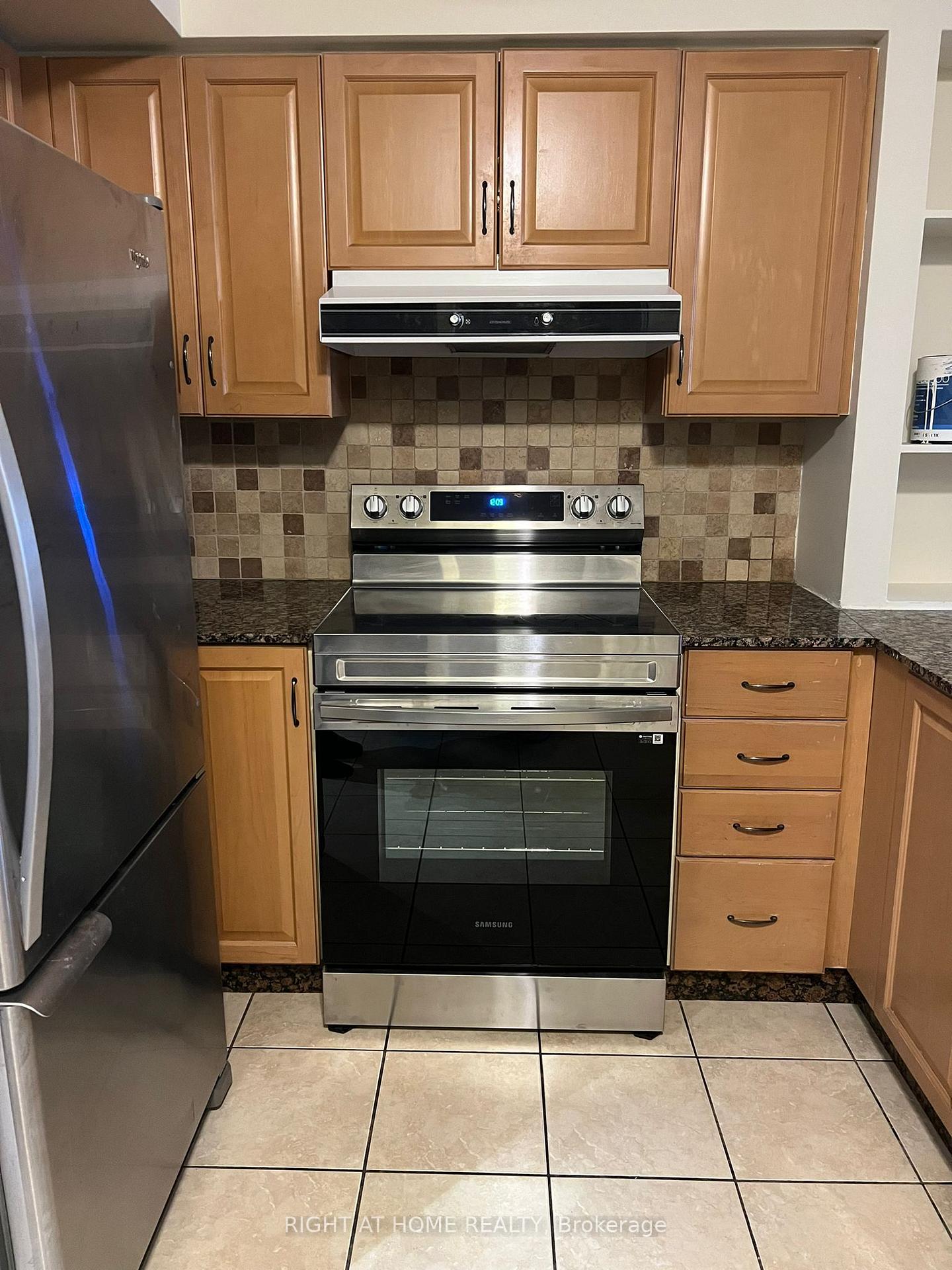 Photo 7 of Unit 708, 60 Disera Drive, Vaughan, Beverley Glen — HOMEH