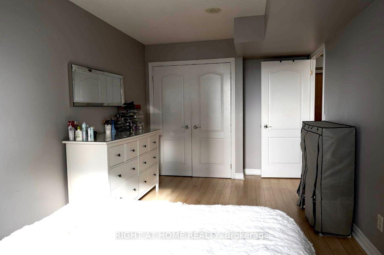 Photo 11 of Unit 708, 60 Disera Drive, Vaughan, Beverley Glen — HOMEH